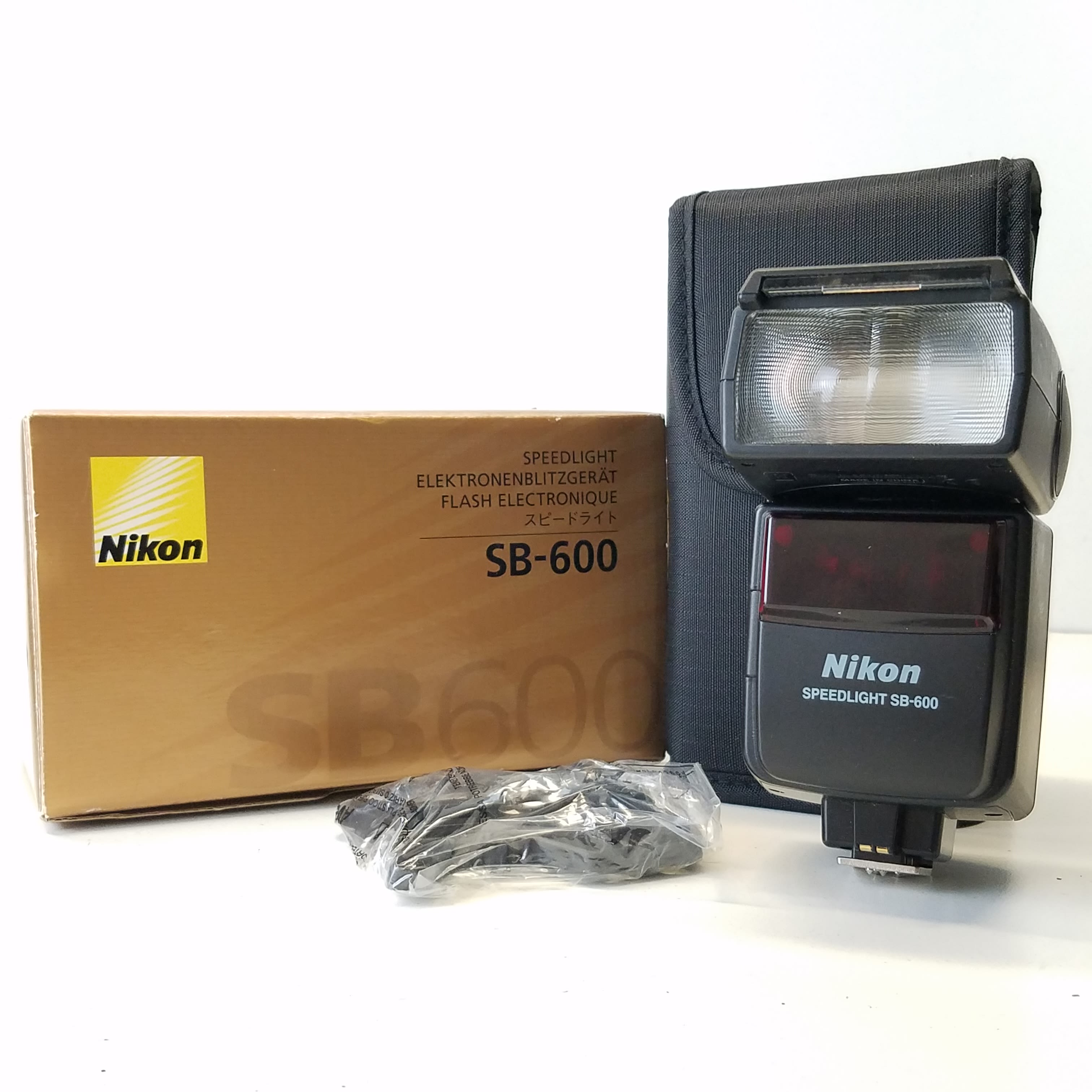 Buy Nikon SB-600 Speedlight Electronic Shoe Mount Flash for USD 49.99 |  GoodwillFinds