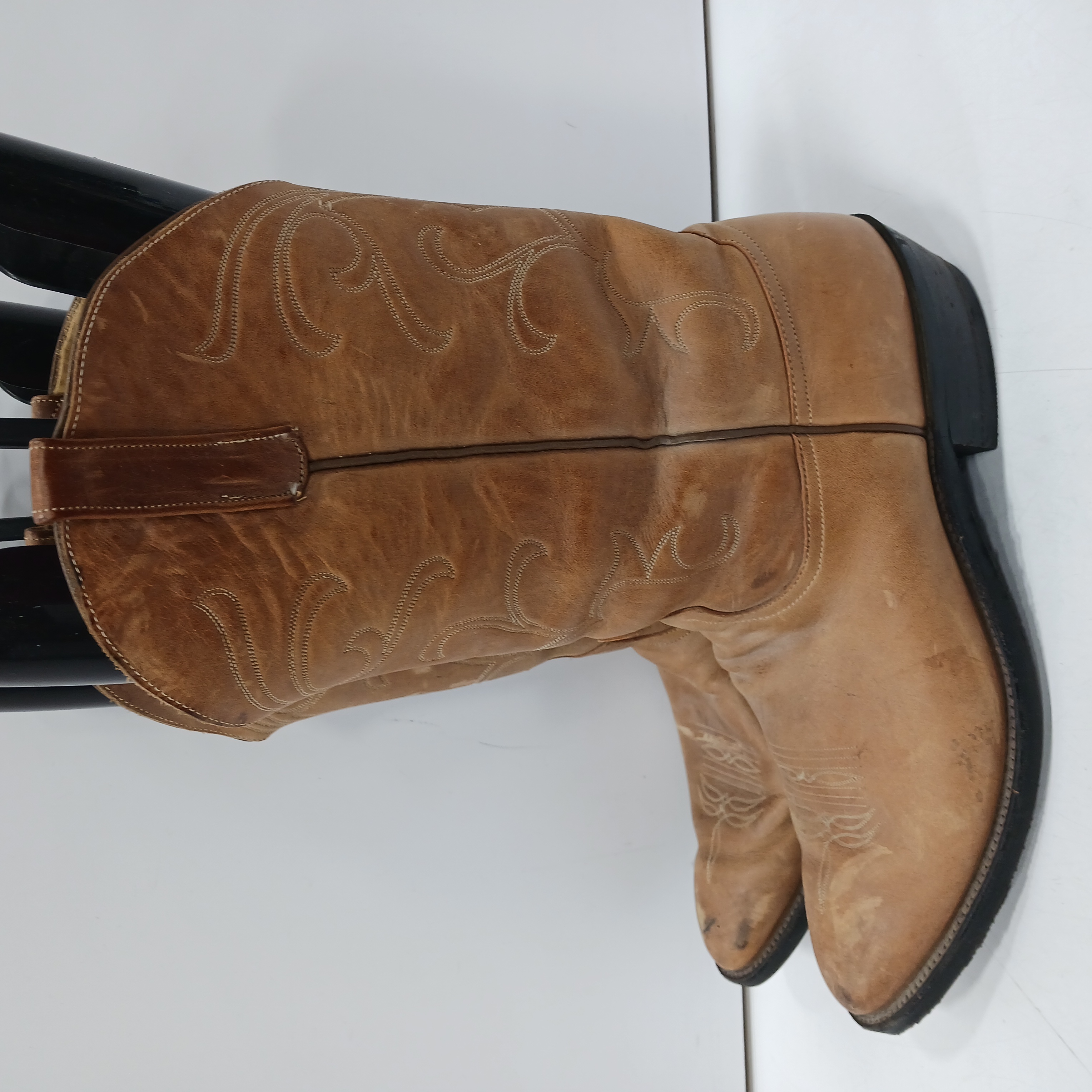 Buy the Men's Cowboy Boot | GoodwillFinds