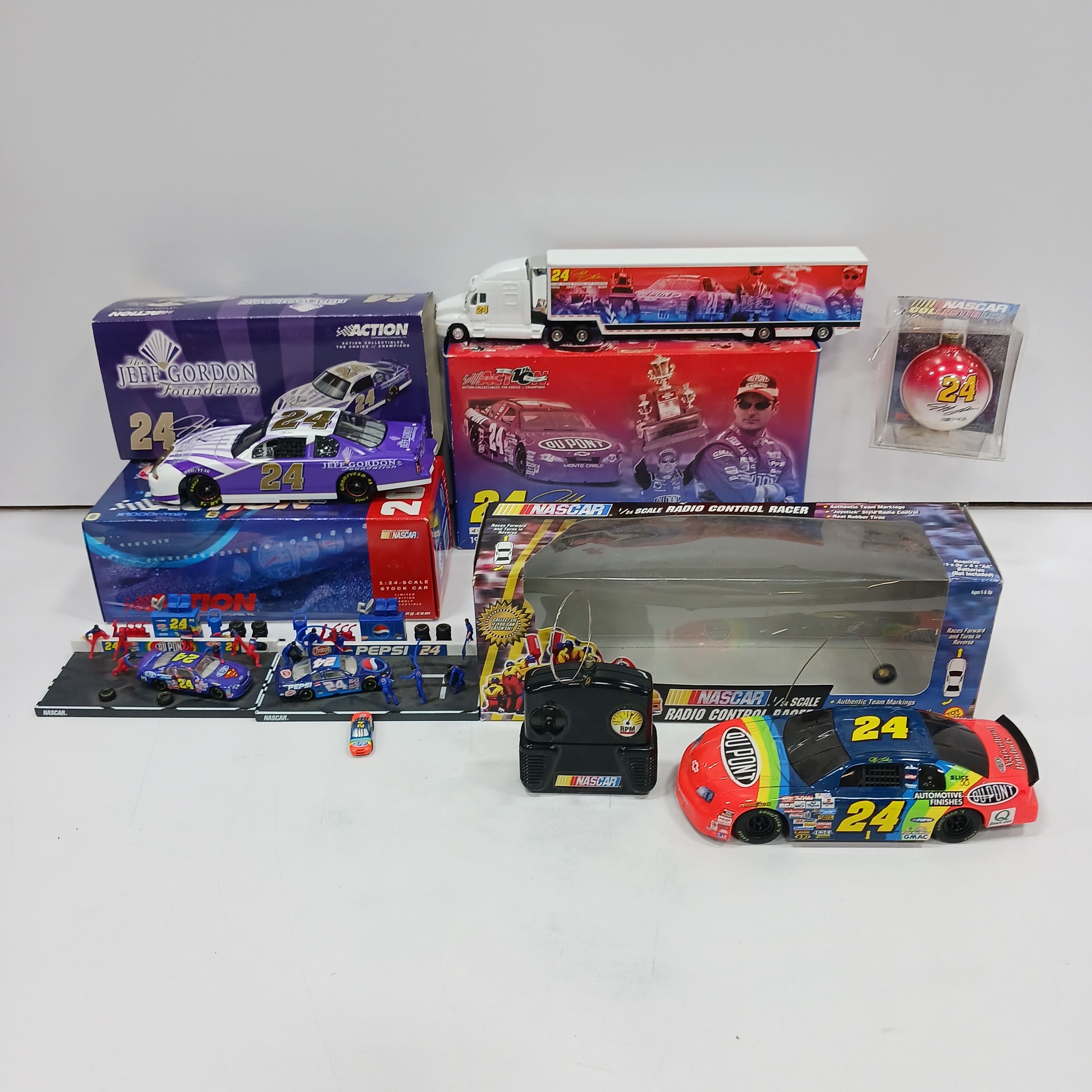 Buy The Bundle Of Assorted Nascar Racing Car Models & Collectibles 