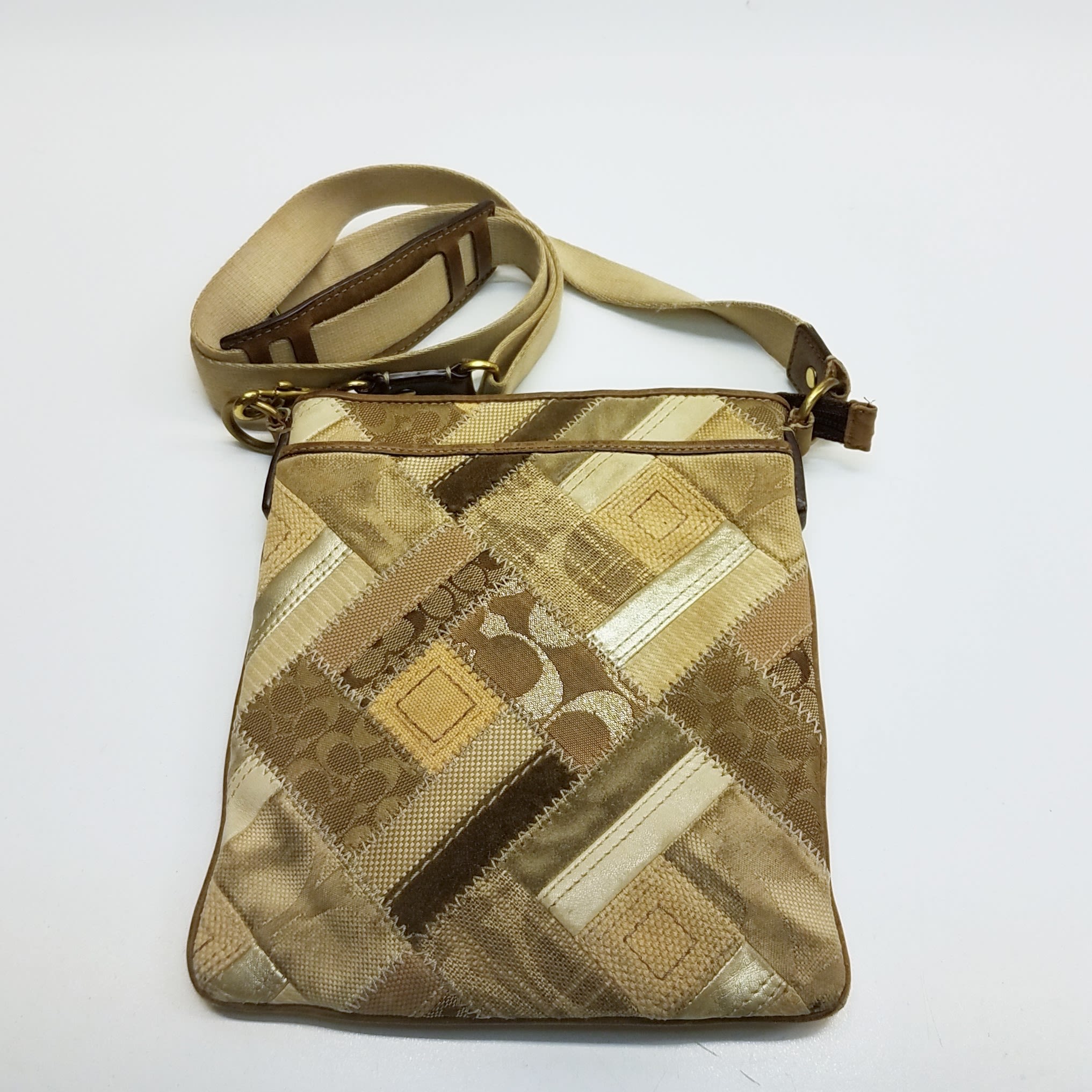 Buy the COACH 41705 Patchwork Stitch Signature Print File