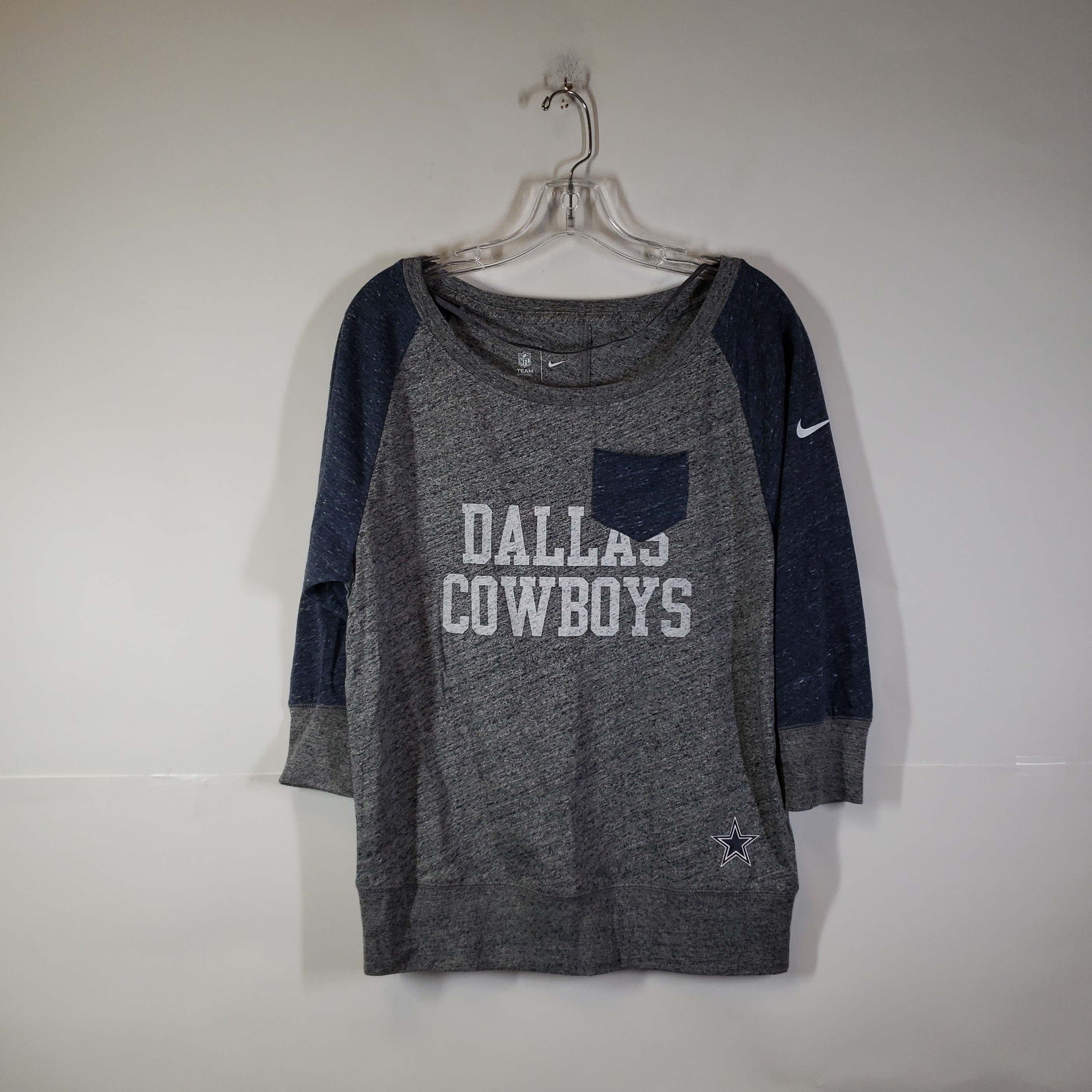 Buy the NWT Womens Heather Dallas Cowboys Football Pullover T