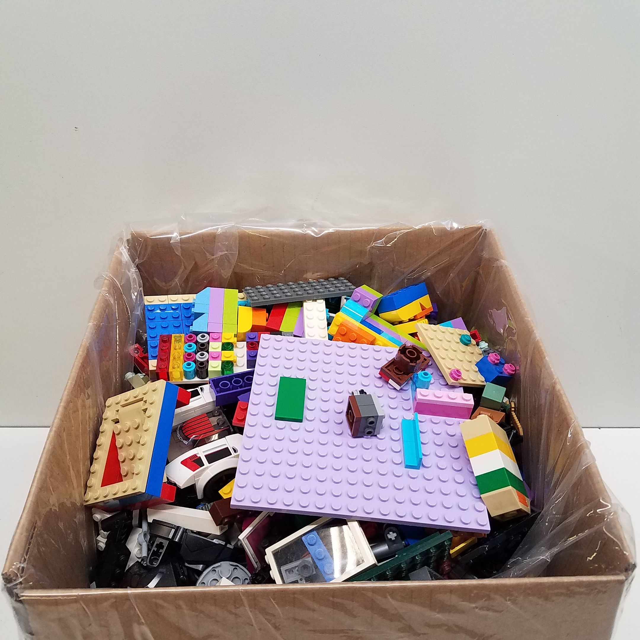 lot of 10 assorted Lego parts - business accessories- combined shipping  (MISC17)