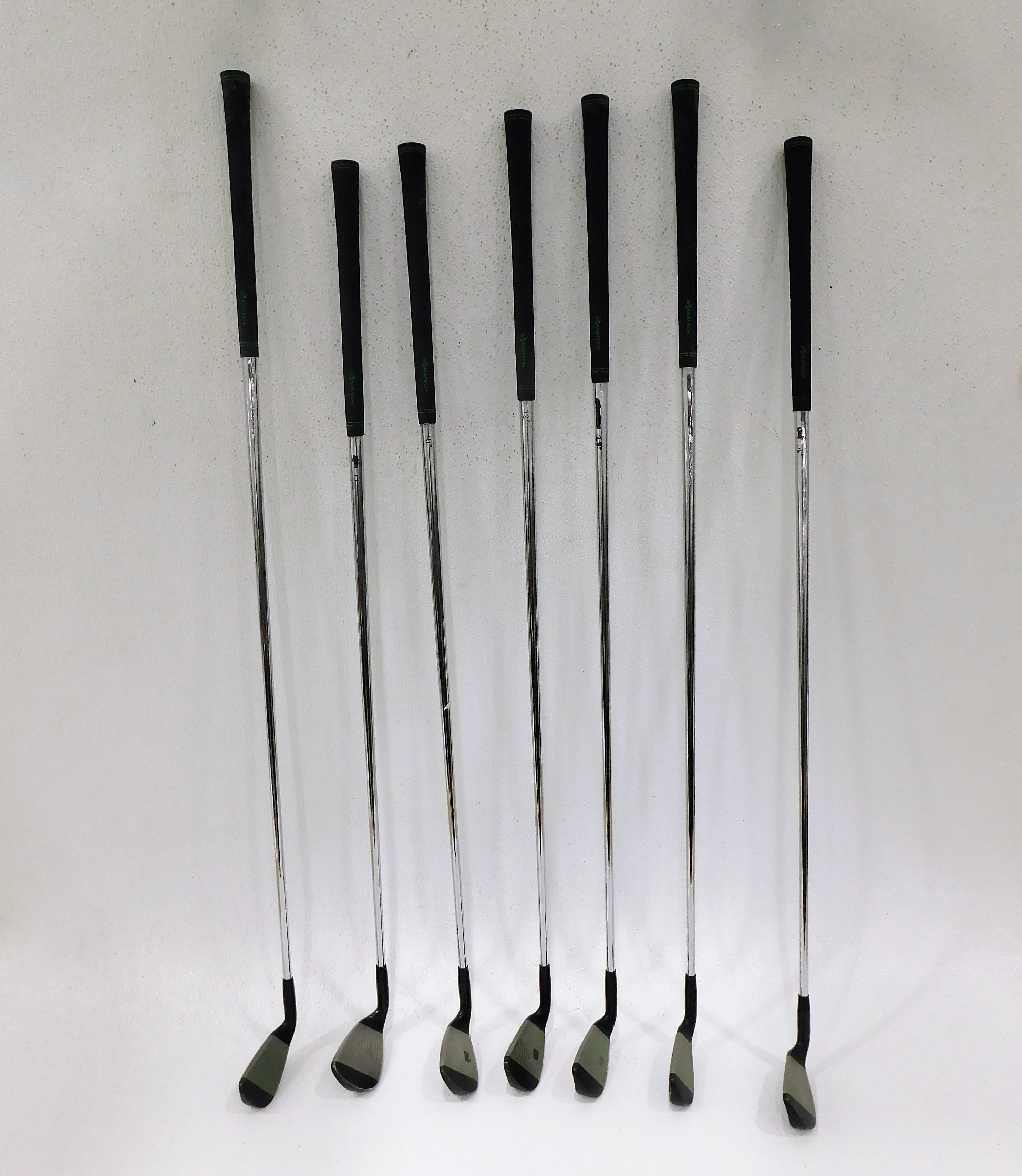 Buy the Bombtech Golf 3.0 Iron Set 4-PW Right Hand Steel Shaft