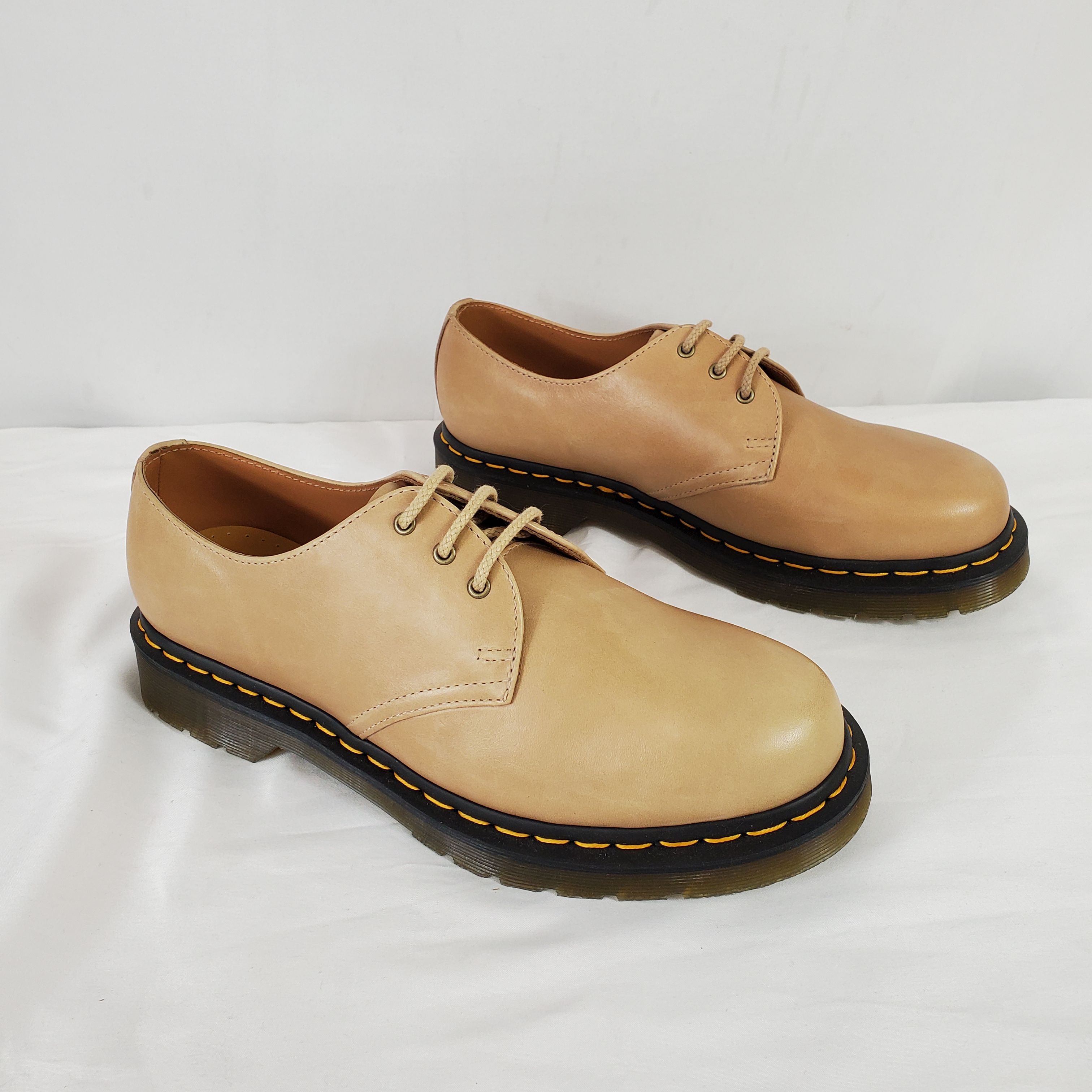 Buy Dr Martens Leather 1461 Carrara Oxford Shoes Beige 9 for USD 49.48 |  GoodwillFinds