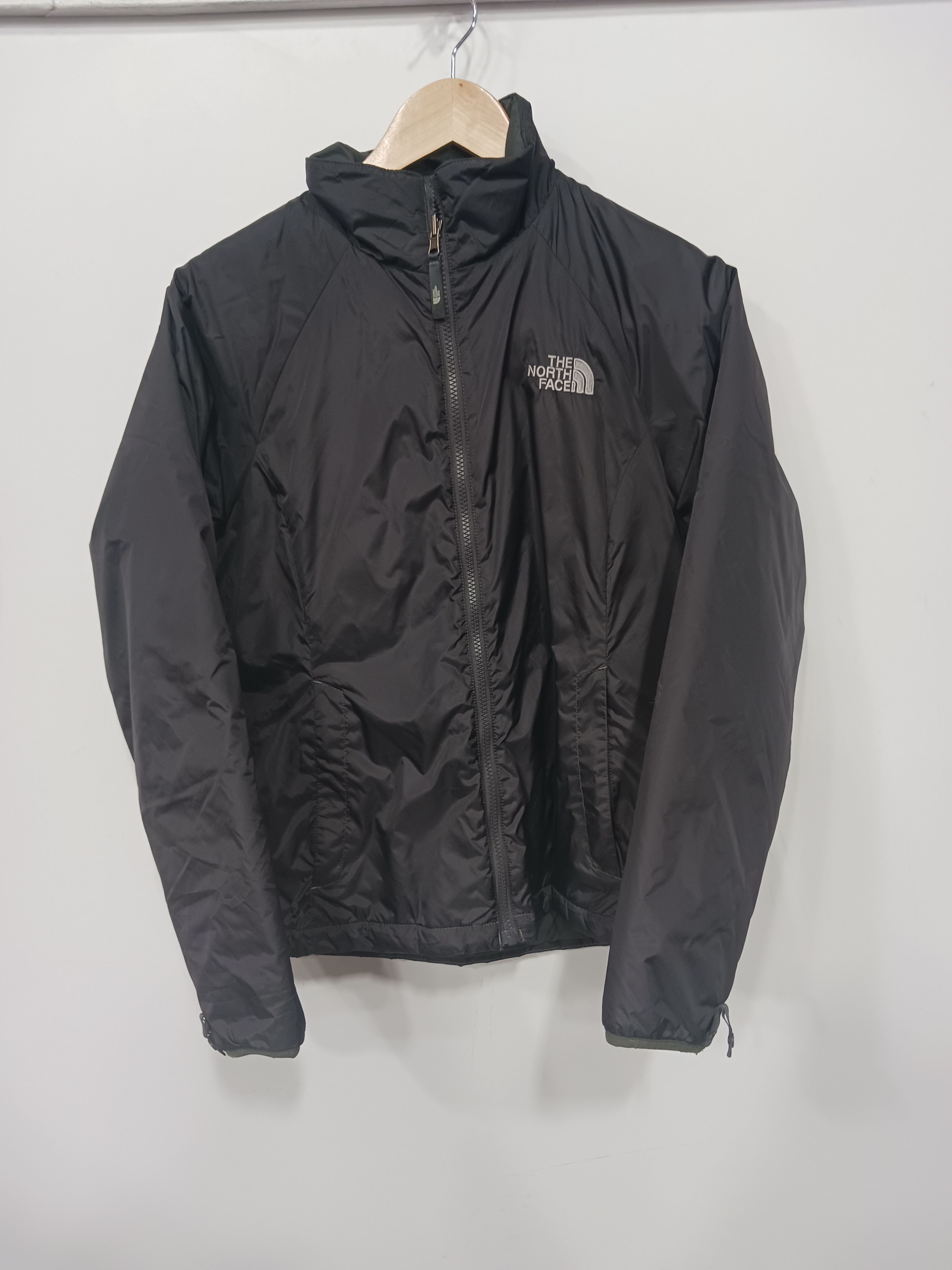 Buy The North Face Full Zip Puffer Style Jacket Size Medium for USD 26.99 |  GoodwillFinds