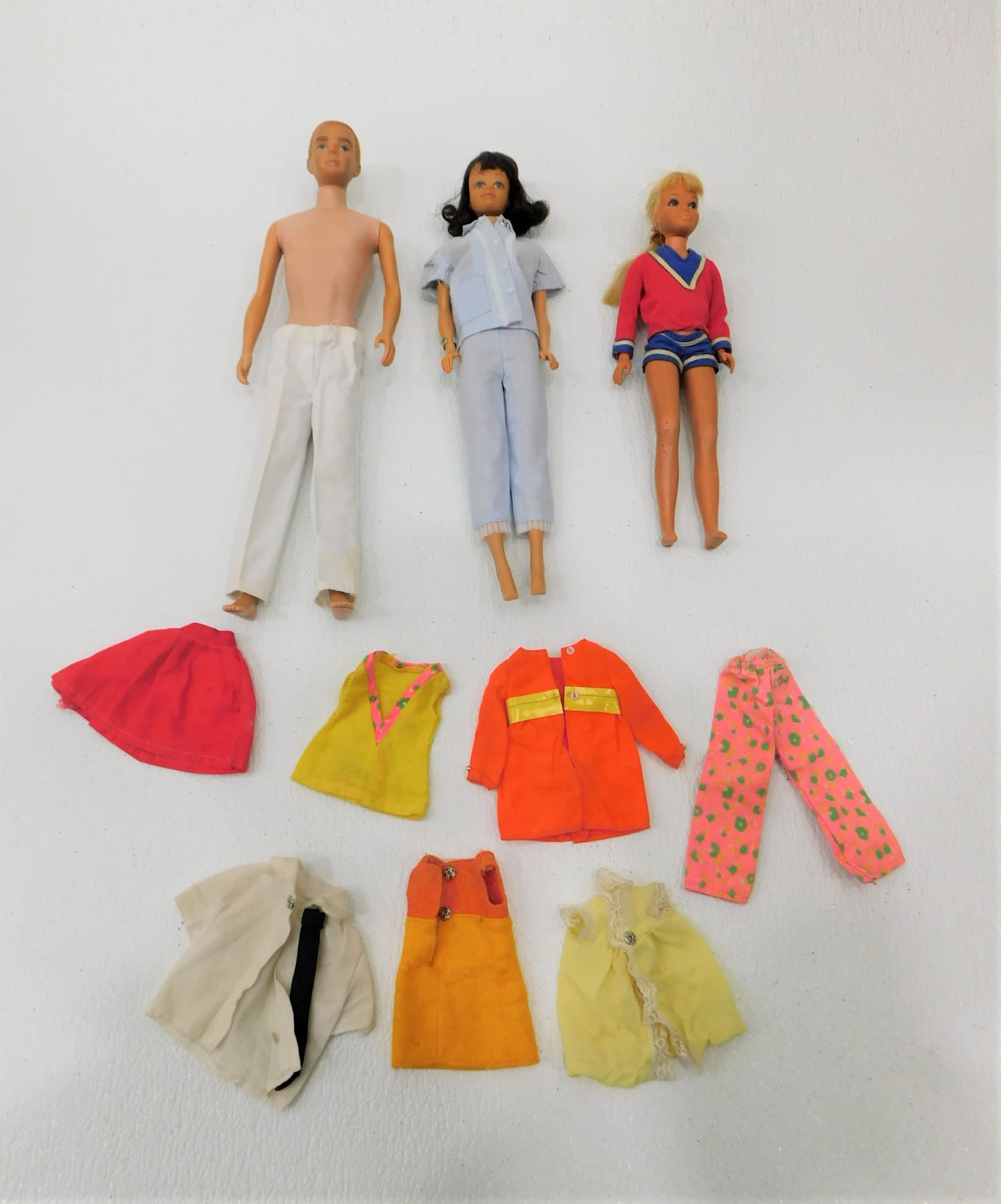 BARBIE, KEN, MIDGE, CLONE CLOTHES SHOES 1959-1974: 921 BARBIE DOLL