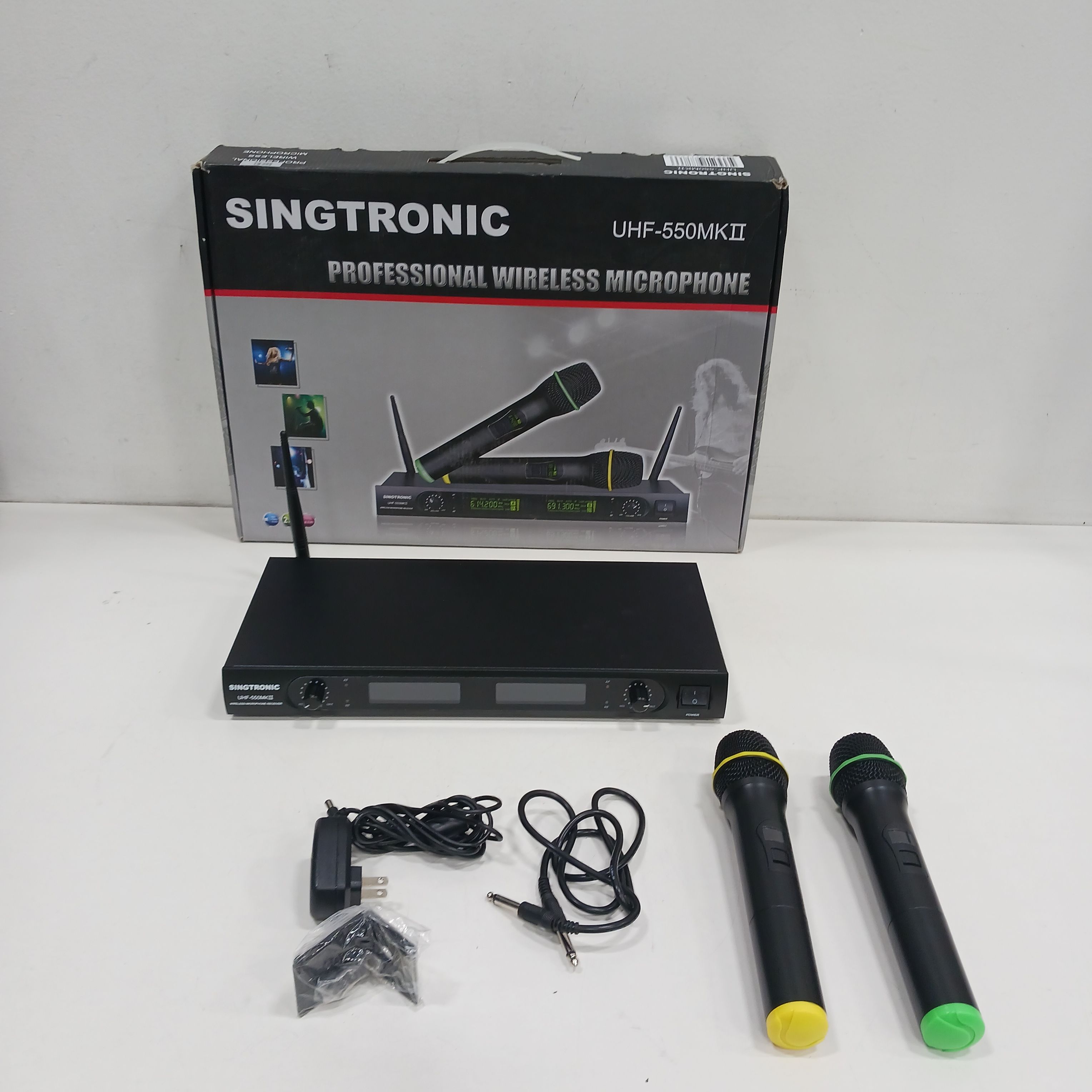 Buy the Singtronic Professional Wireless Microphone In Box