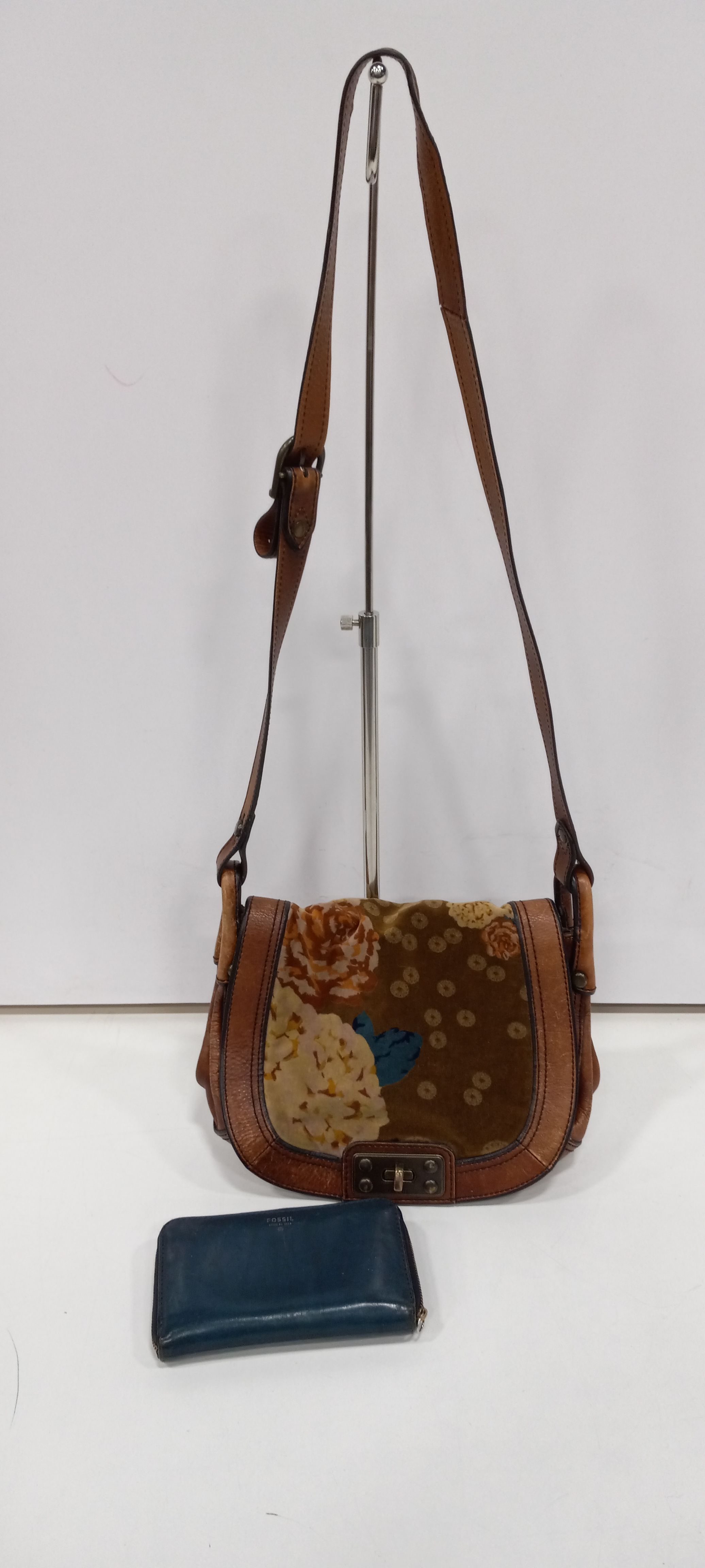 Fossil Long Live Vintage 1954 Genuine Leather Fold-over Crossbody Shoulder  Bag in Orange - Etsy