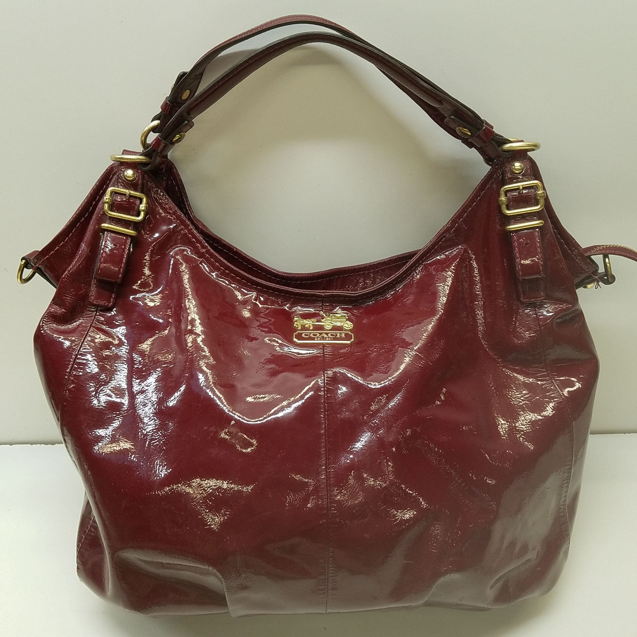 Coach burgundy patent 2025 leather bag