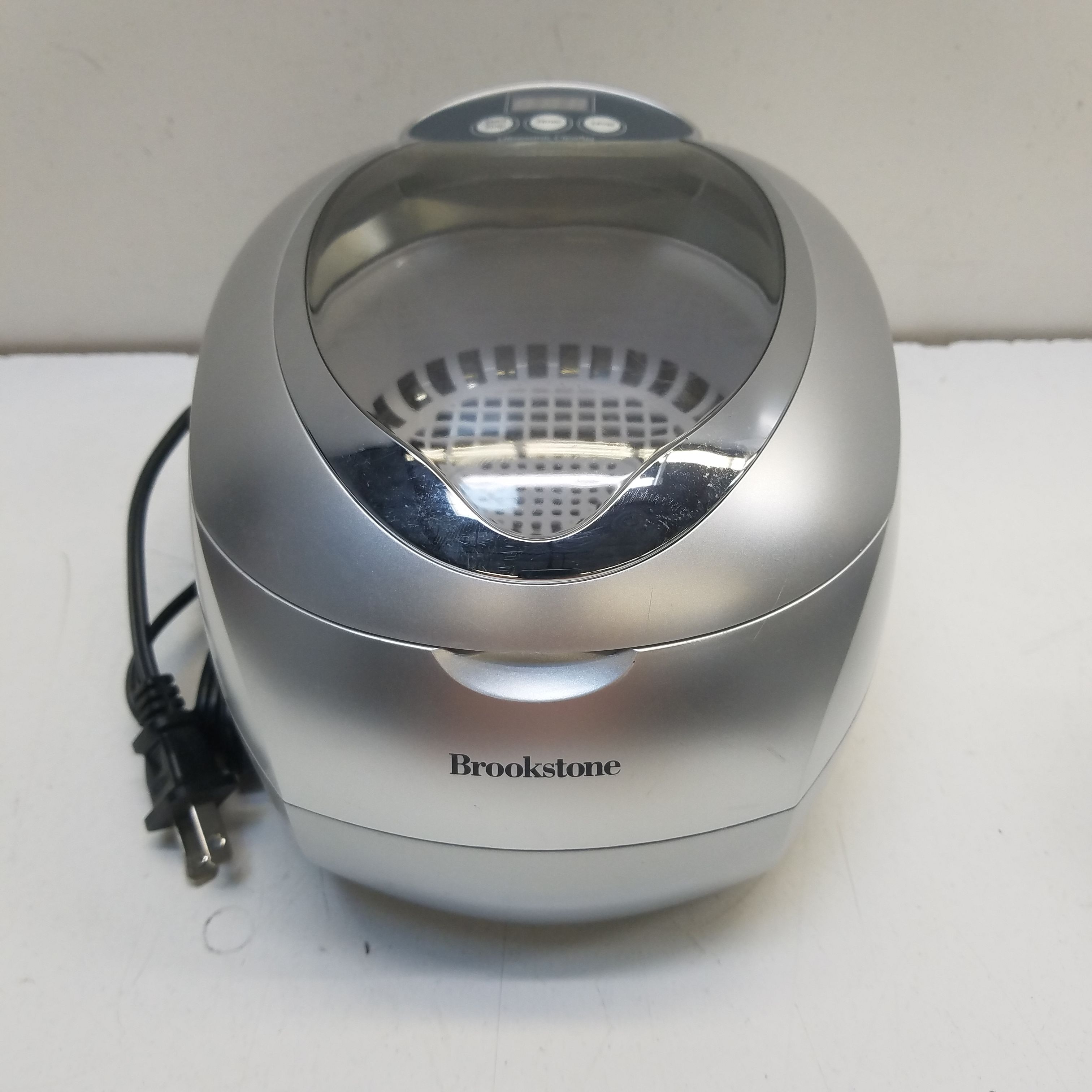 Buy the Brookstone Ultrasonic Cleaner CD 7830A GoodwillFinds