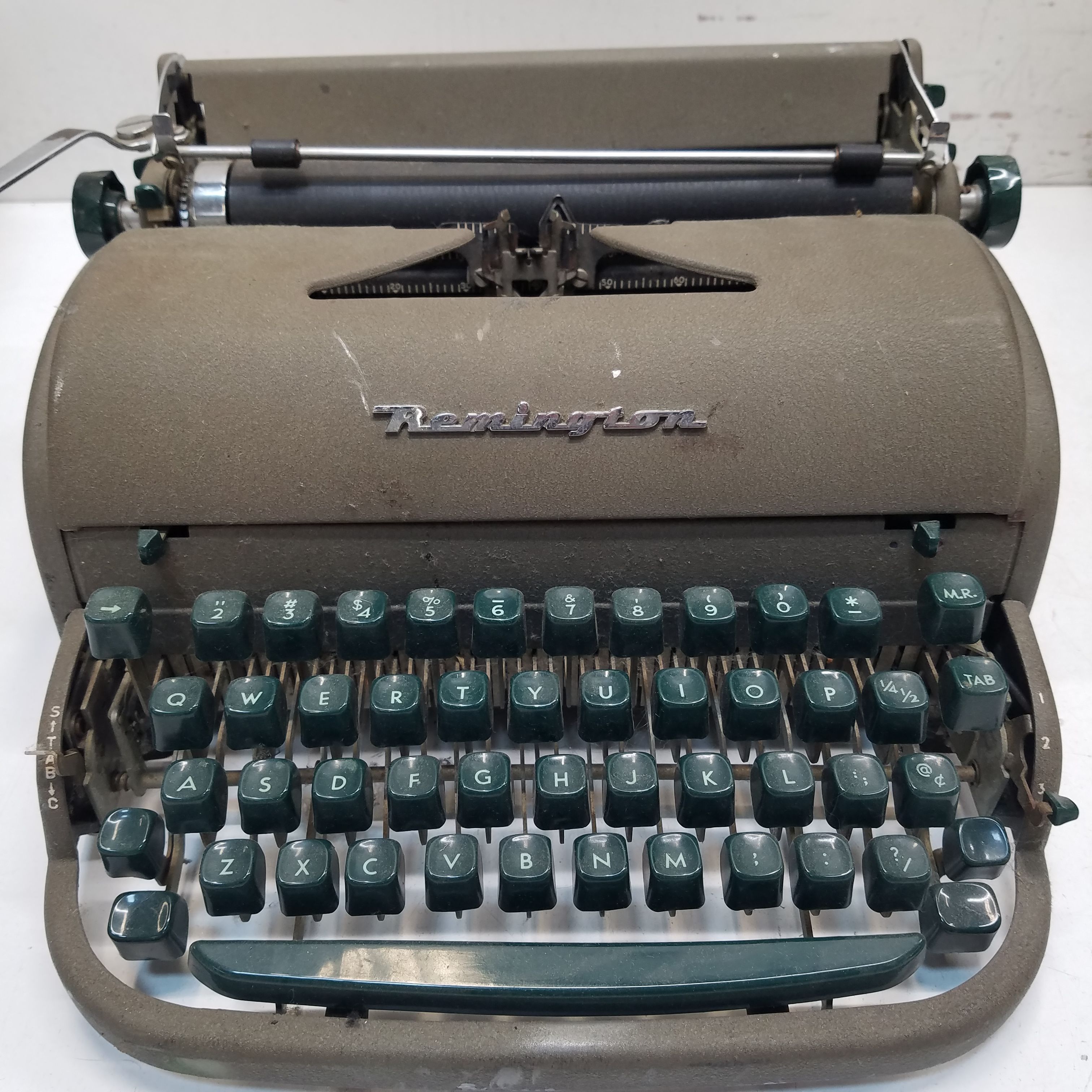 Buy the Vintage Remington Manual Typewriter | GoodwillFinds