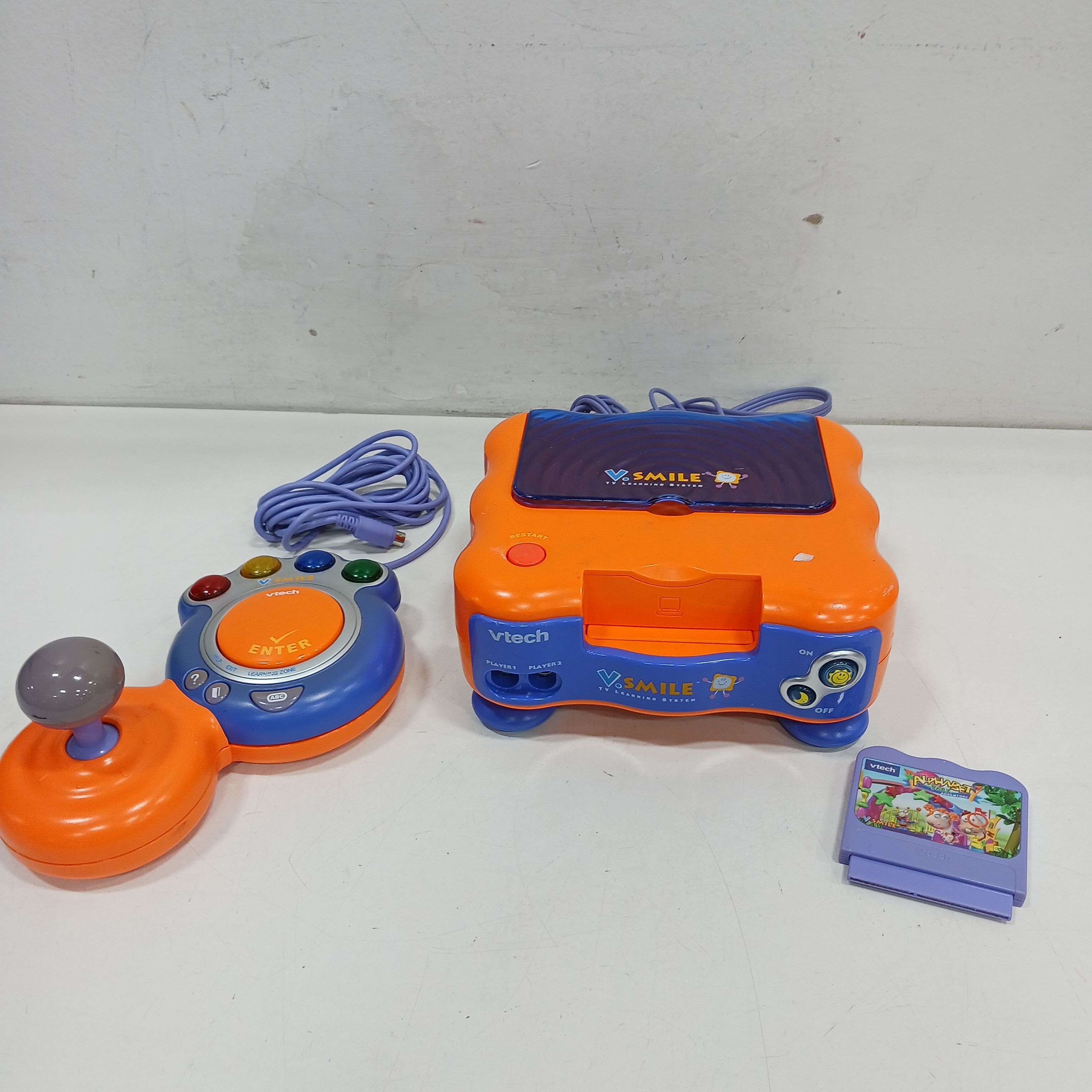 Buy the Vtech V.Smiles TV Learning Gaming System | GoodwillFinds