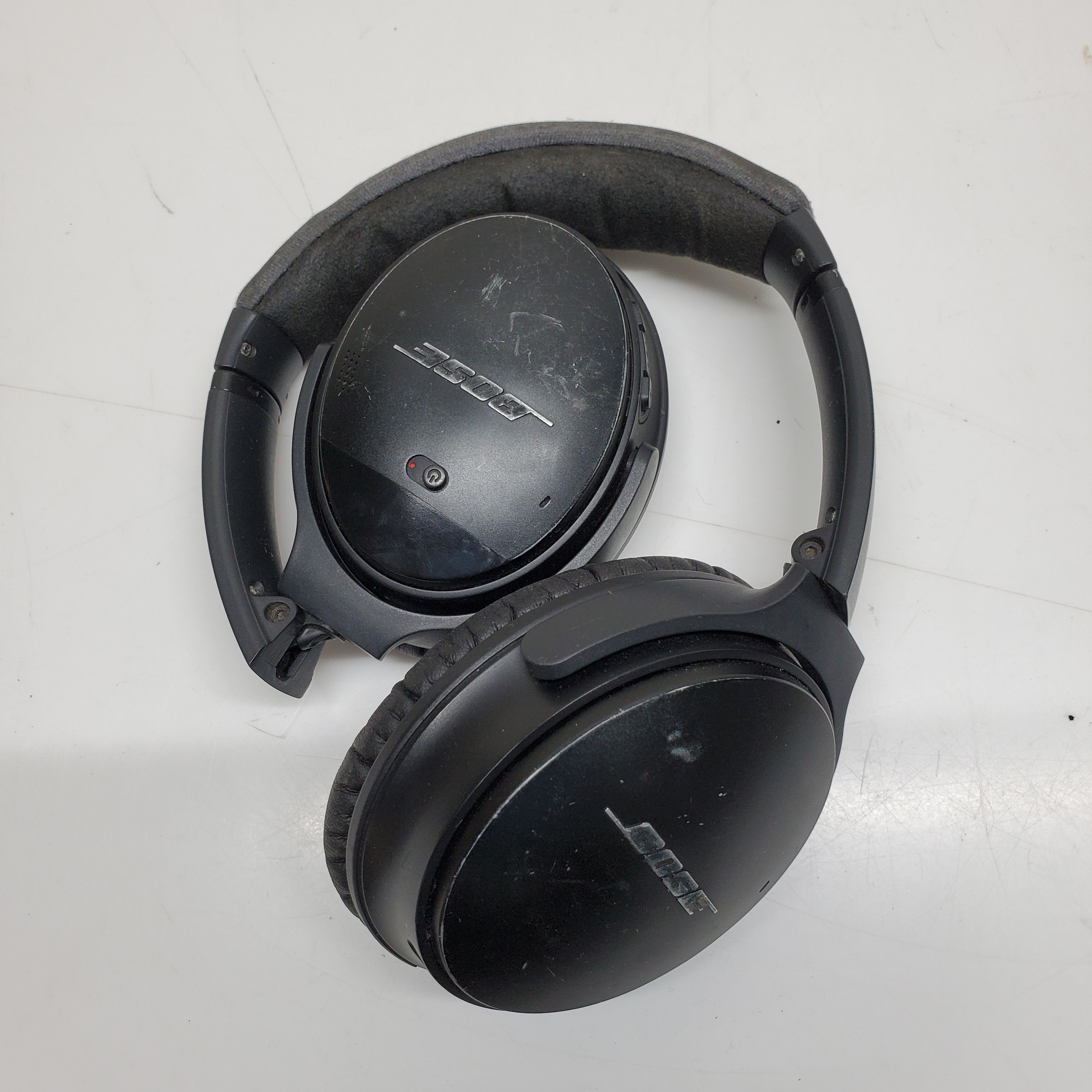 Buy the Bose On Ear Wireless Bluetooth Headphones | GoodwillFinds