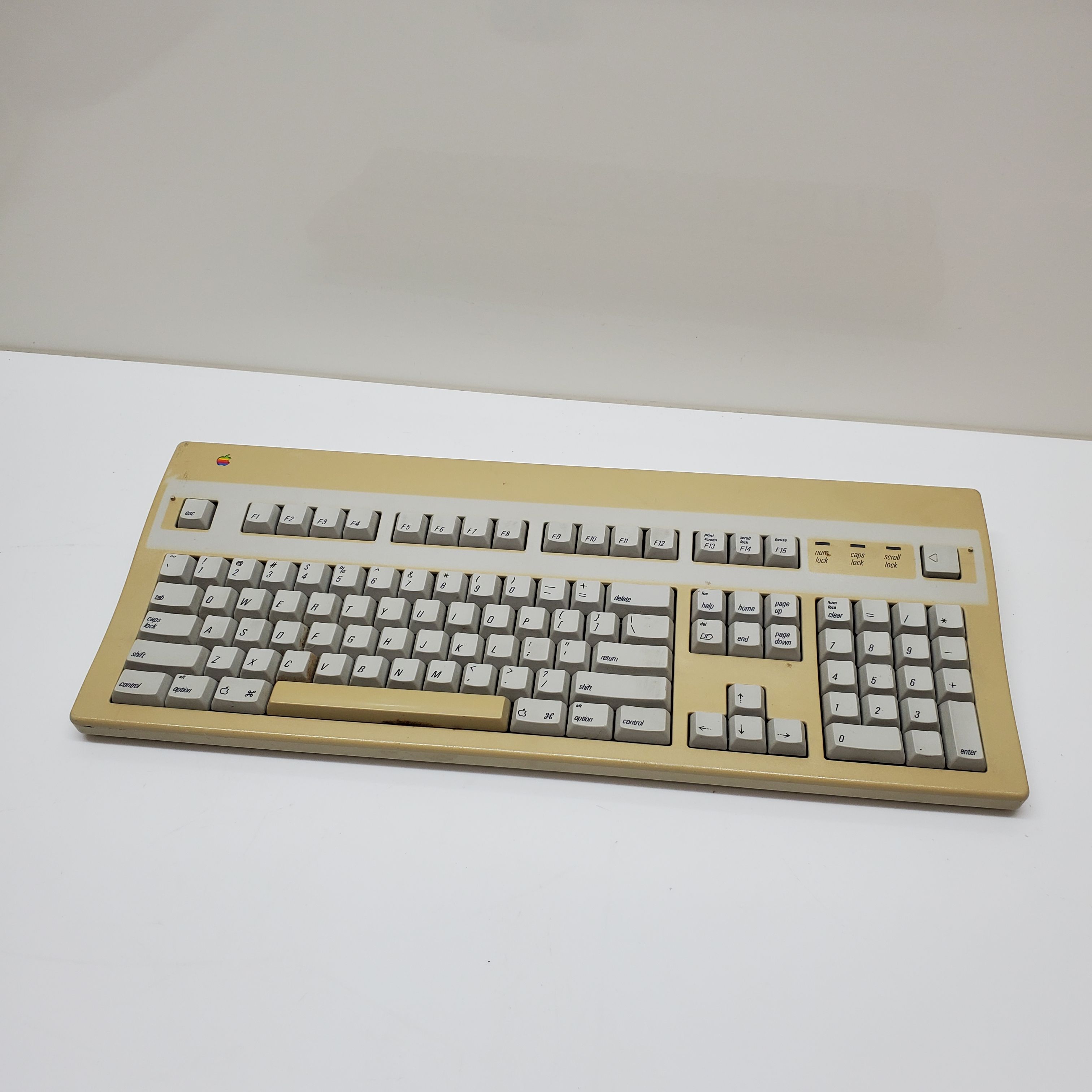 Buy the Vintage Apple Extended Keyboard II Model M3501 