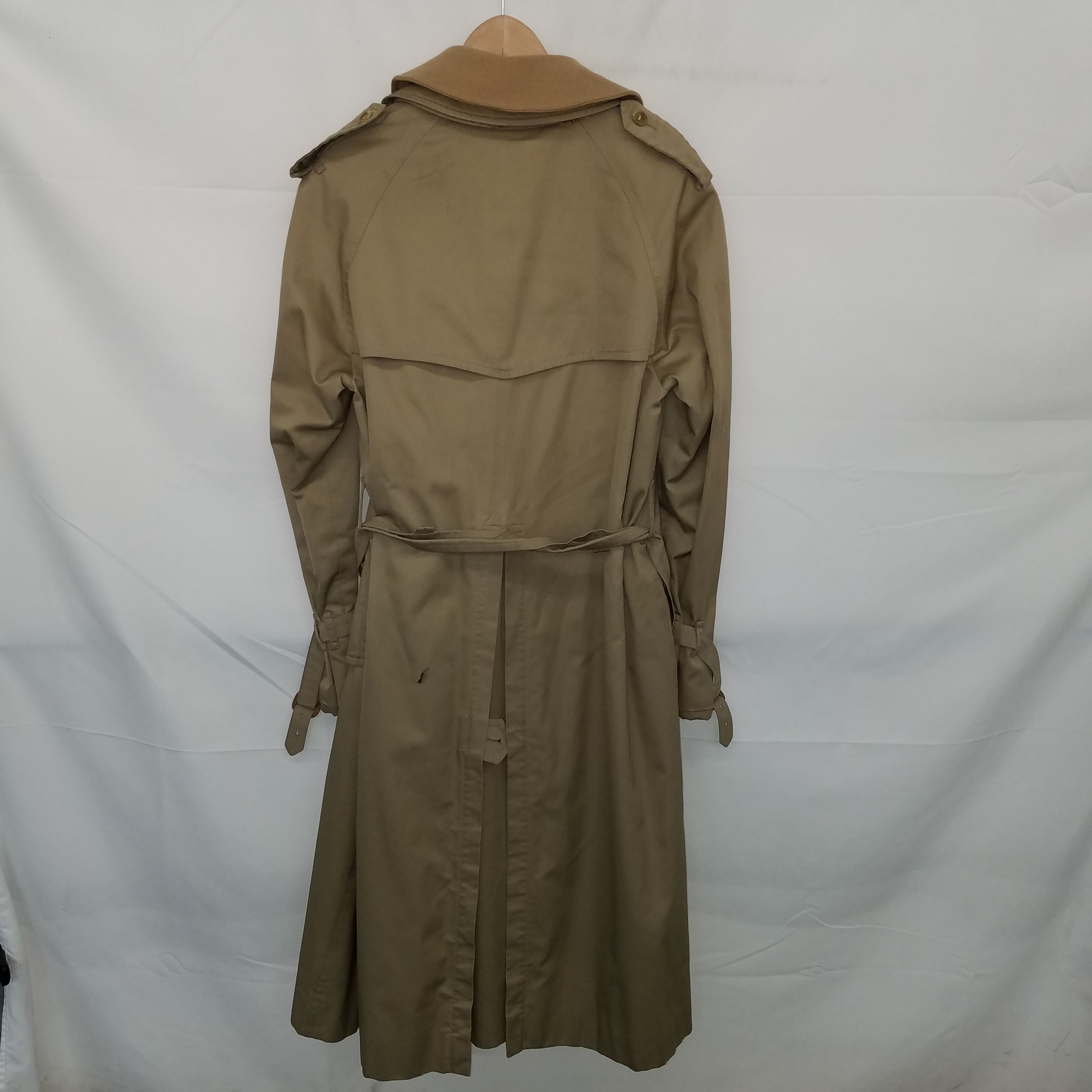 Buy The Authenticated Vtg Mens Burberry Khaki Wool Neck Trench Coat Sz 38r Goodwillfinds