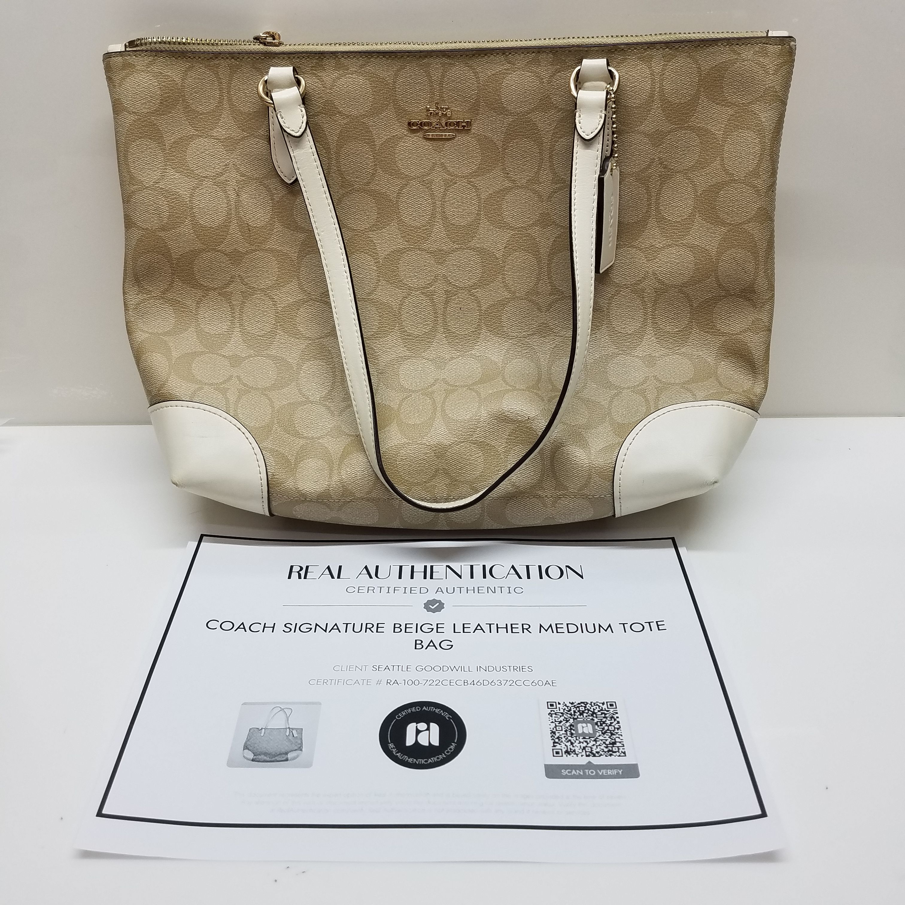 Coach - Authenticated Purse - Beige for Women, Very Good Condition