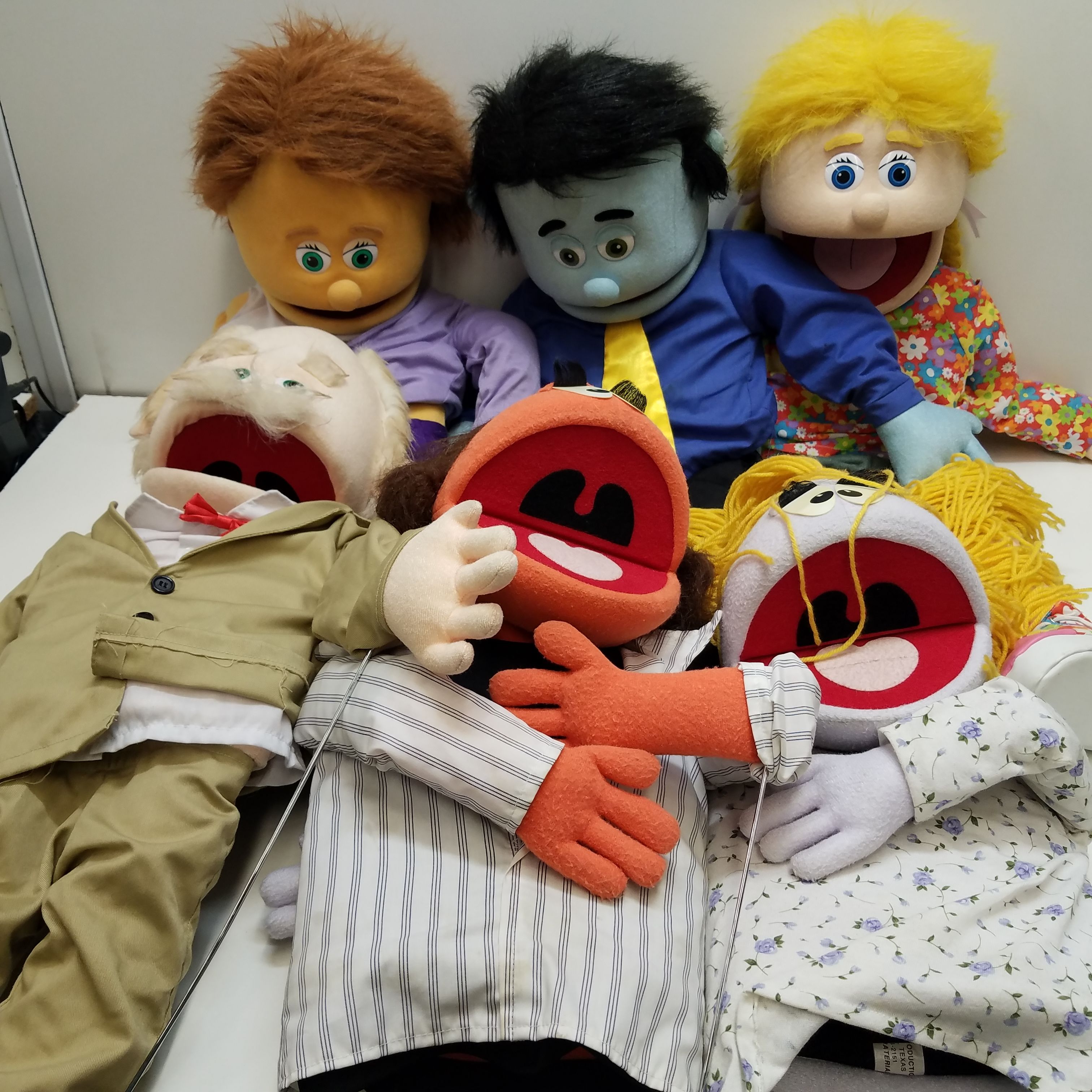 Buy the Silly Puppets Set of 6 | GoodwillFinds