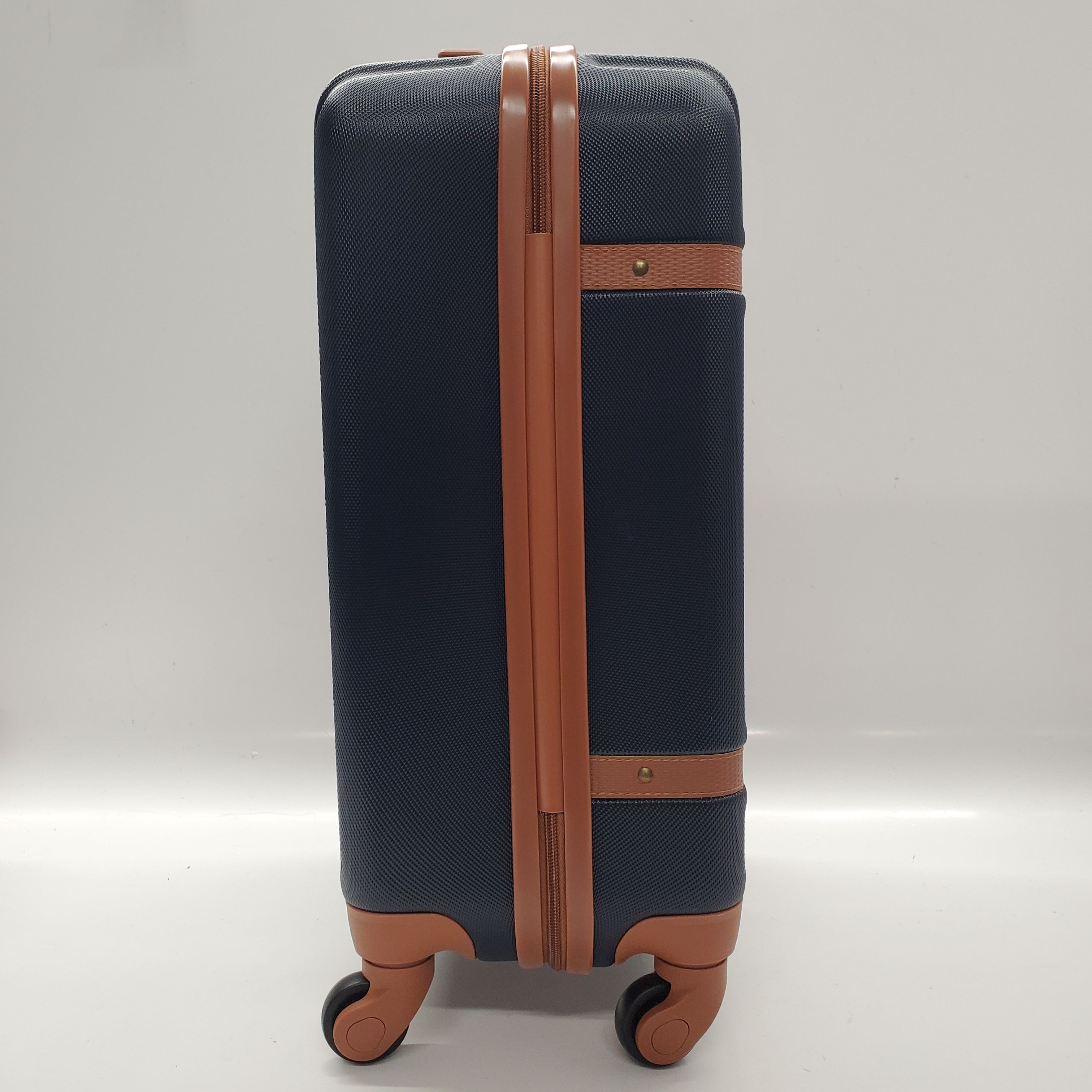 Tommy bahama chesapeake on sale bay luggage