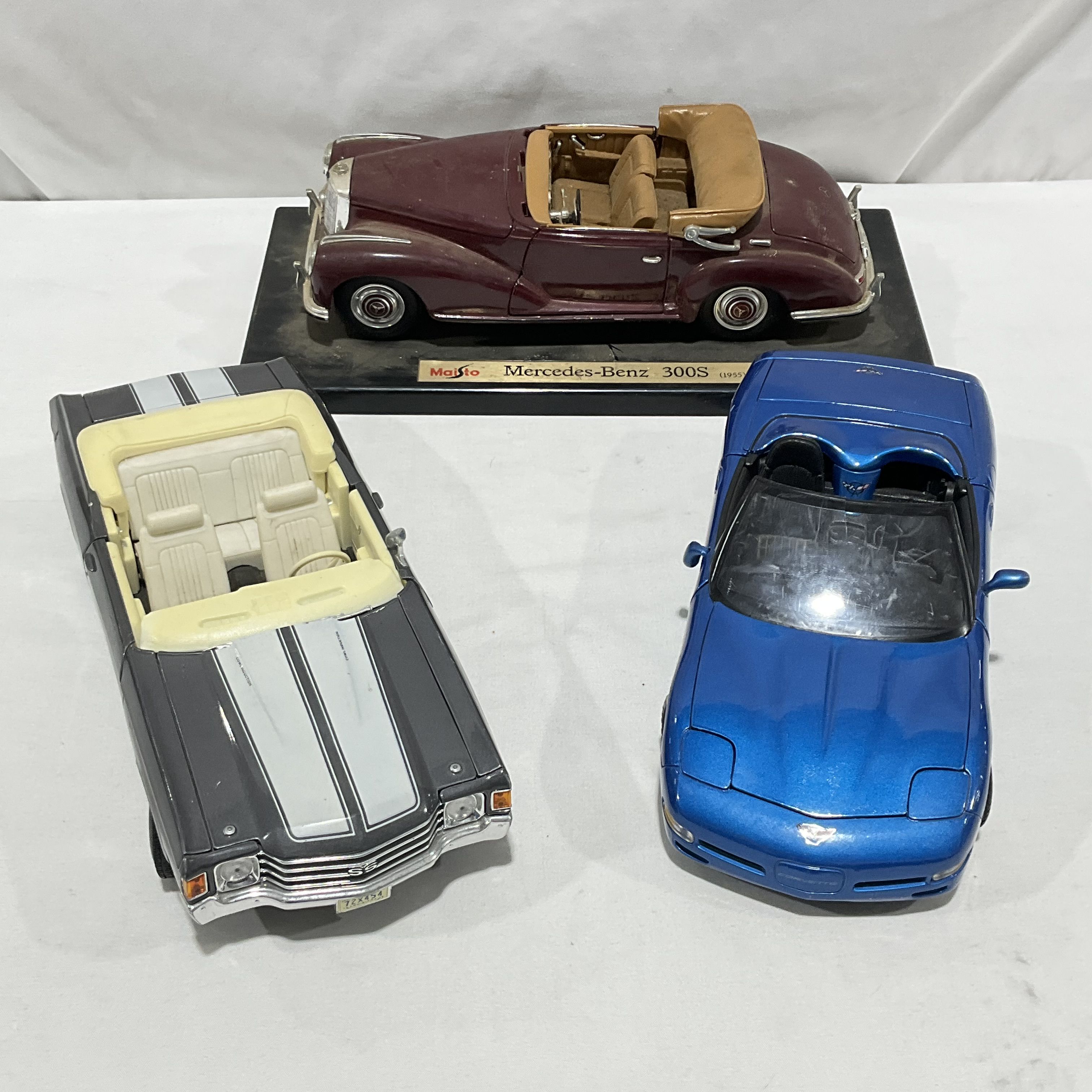 Buy the Lot of Maisto Cars | GoodwillFinds