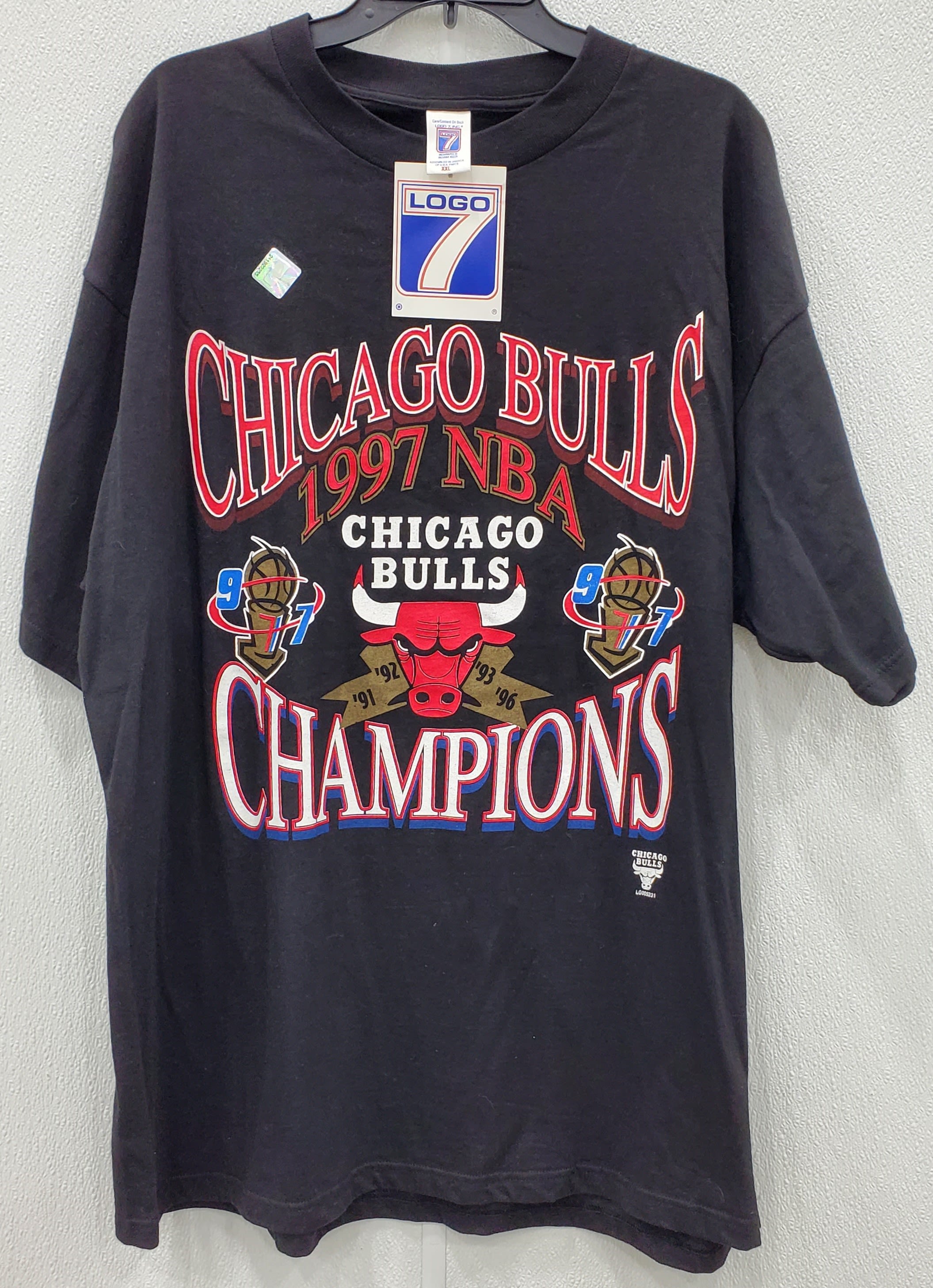 Black Bulls Air Drop T Shirt Large NBA Store Chicago Bulls NEW w Tags RARE