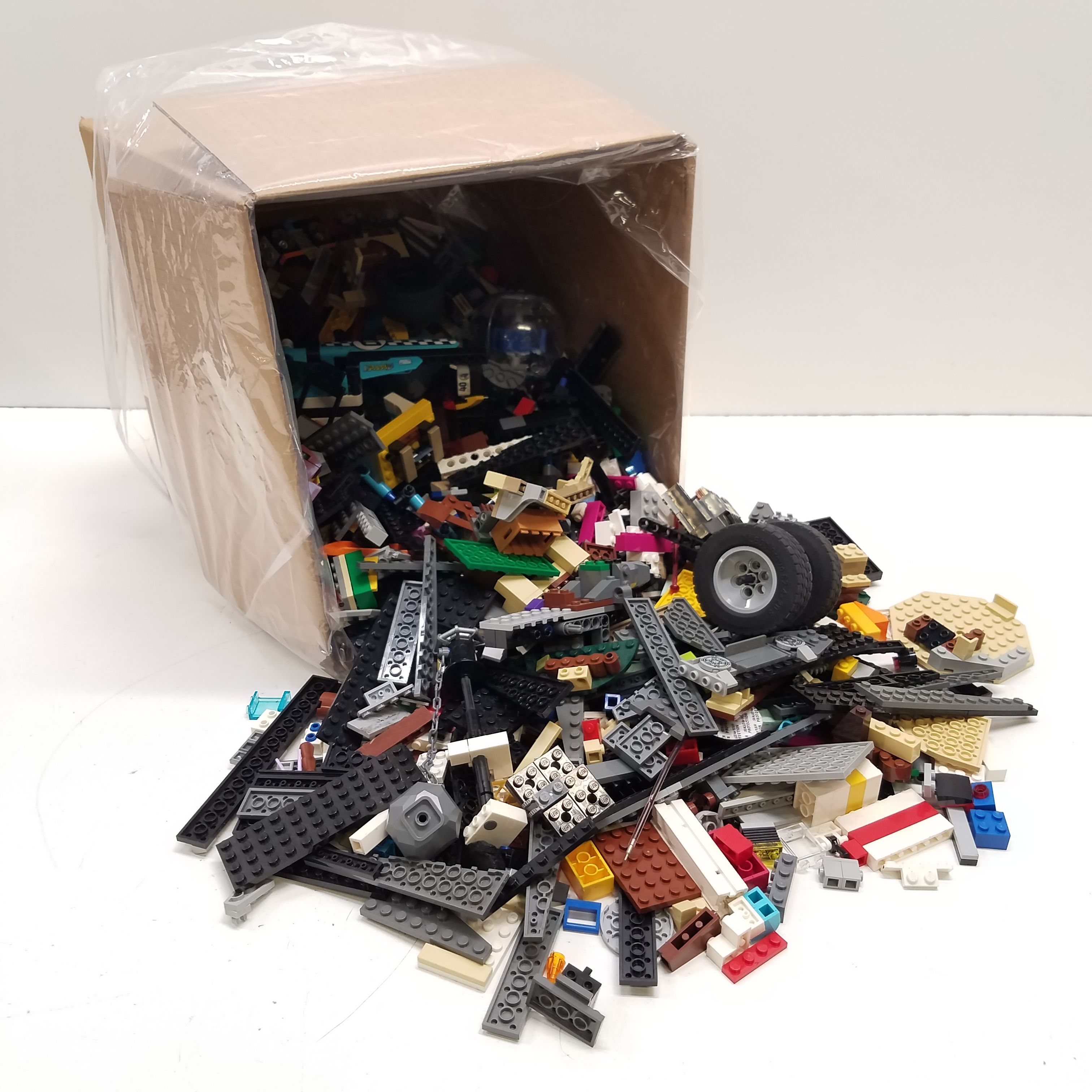 lot of 10 assorted Lego parts - business accessories- combined shipping  (MISC17)