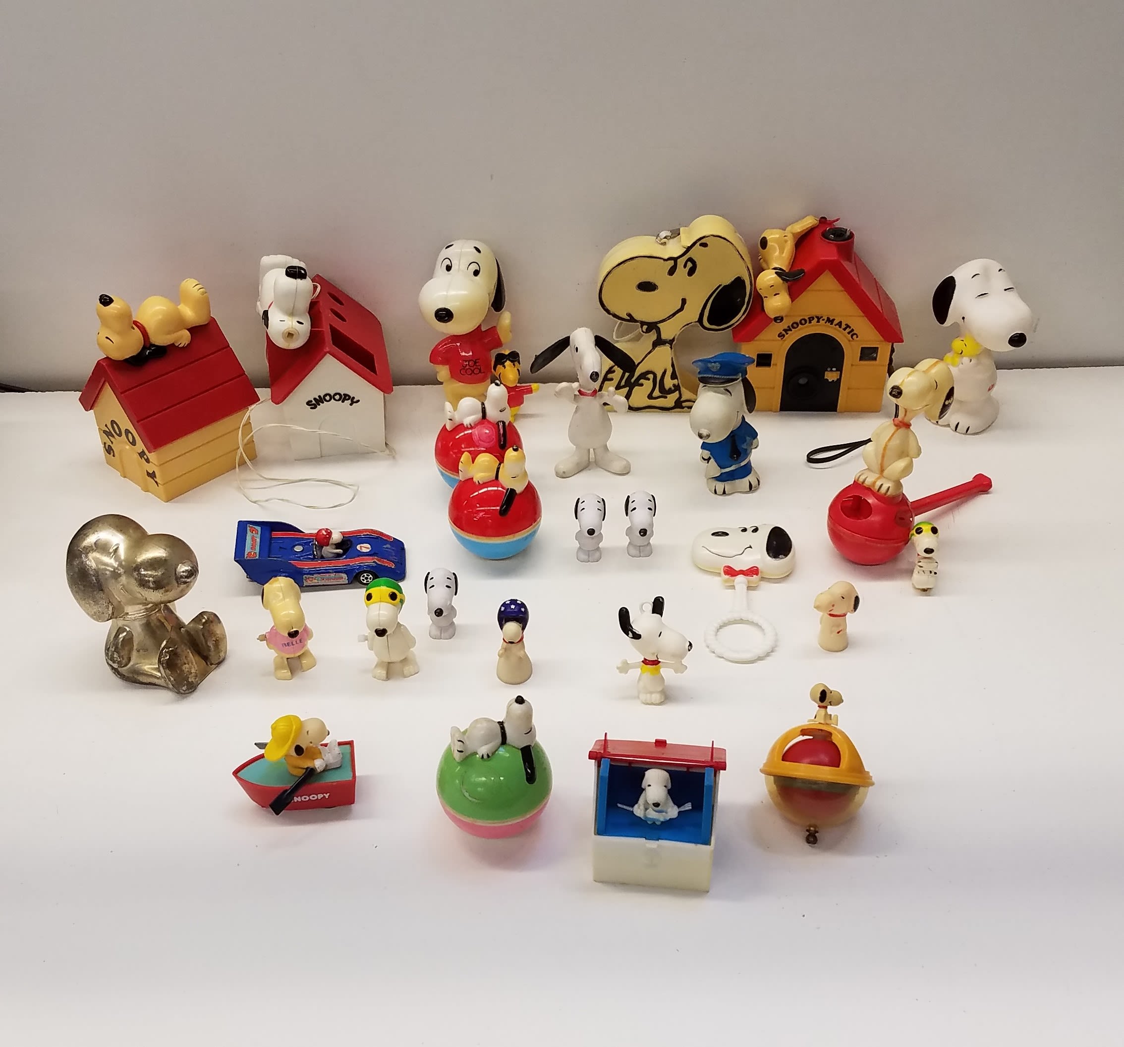 Buy the Vintage Snoopy United Feature Syndicate Assorted Lot