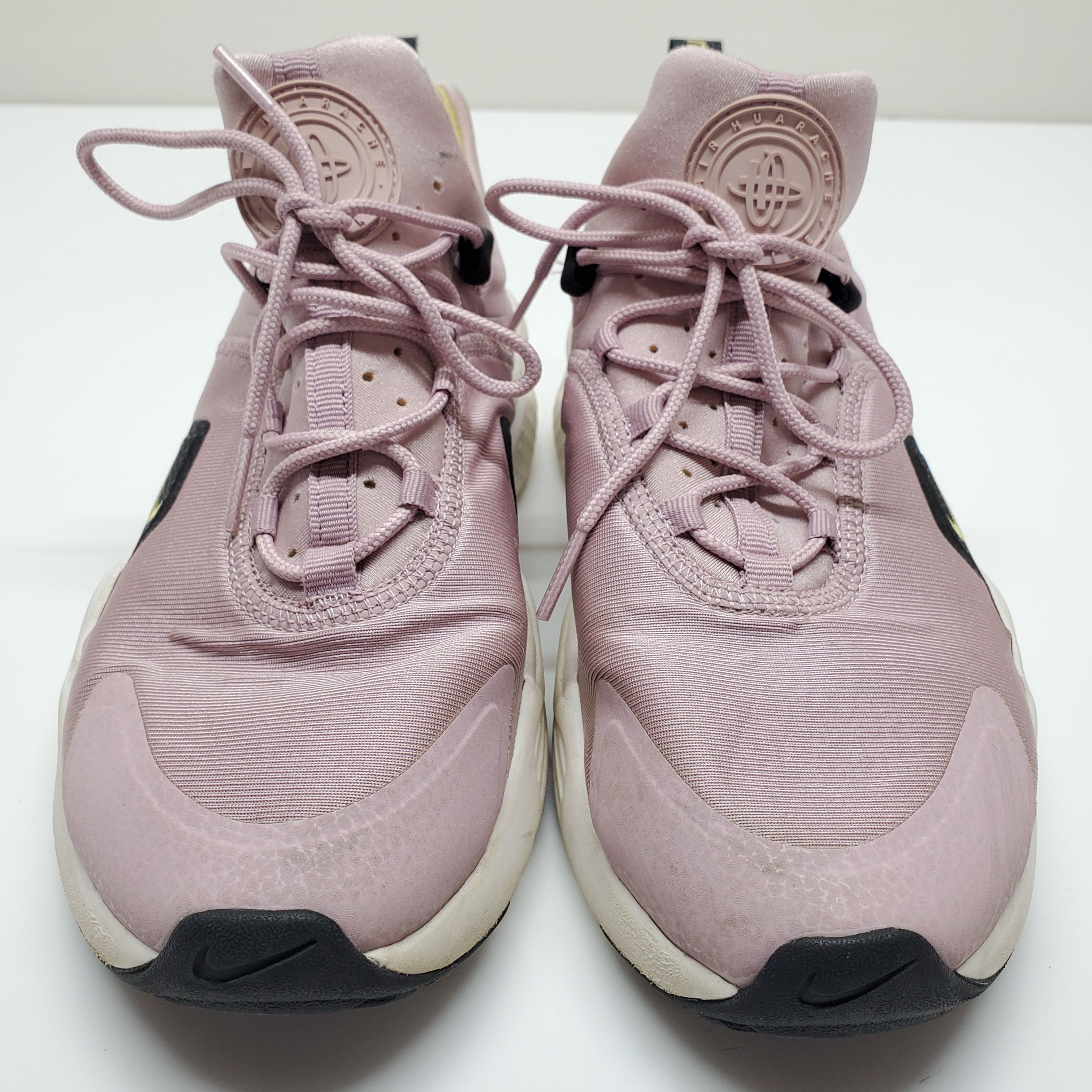 Buy the Women s Nike Air Huarache City Move Athletic Shoes Size 8.5 A03172 500 GoodwillFinds