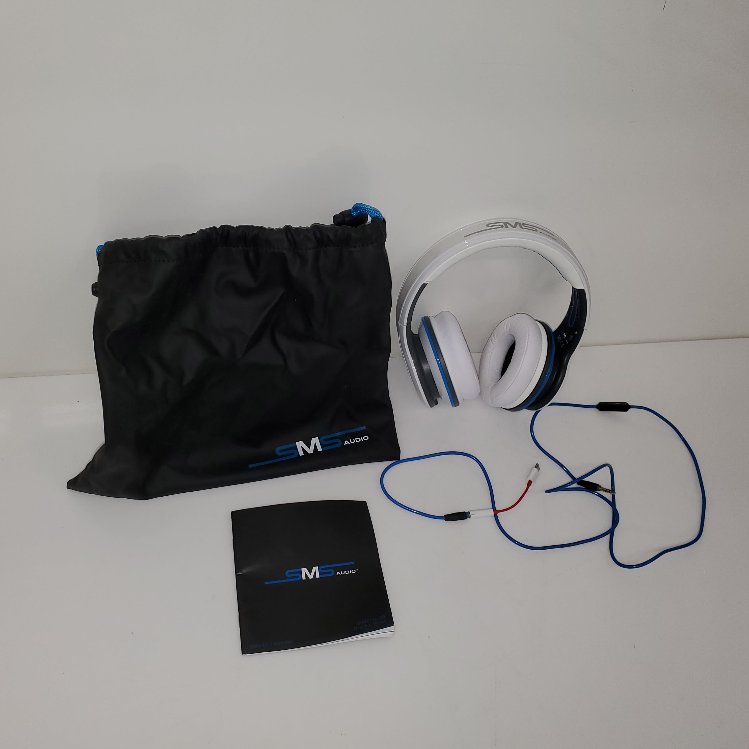 Buy the Untested SMS Audio Wired Over-the-Ear Headphones STREET by 50 Cent  W/USB-C Adapter White P/R | GoodwillFinds