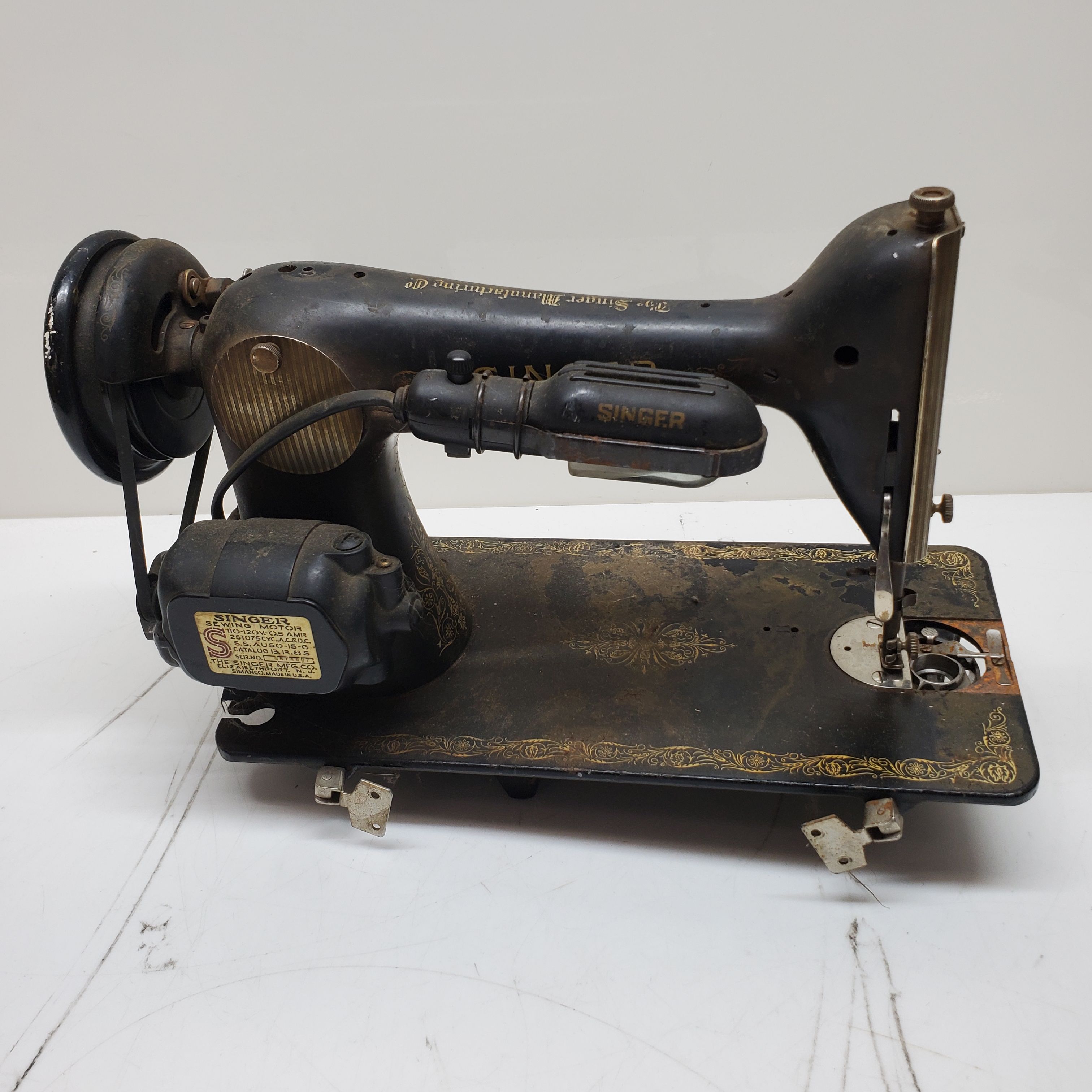 Vintage Singer Sewing Machine: Help identify what I have and its worth :  r/sewhelp