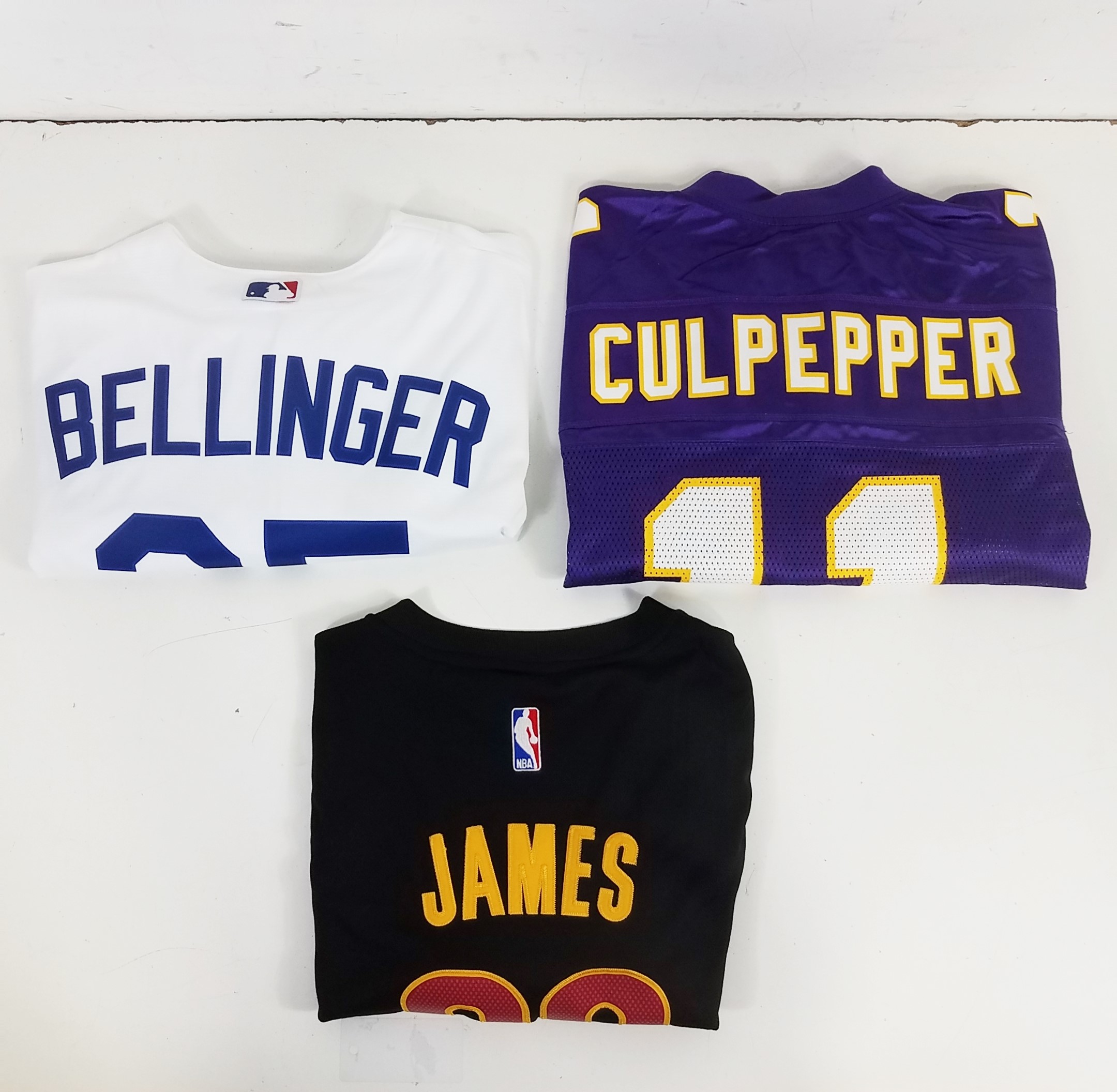 Buy the Lot of Assorted Professional Sports Jerseys Sz. M