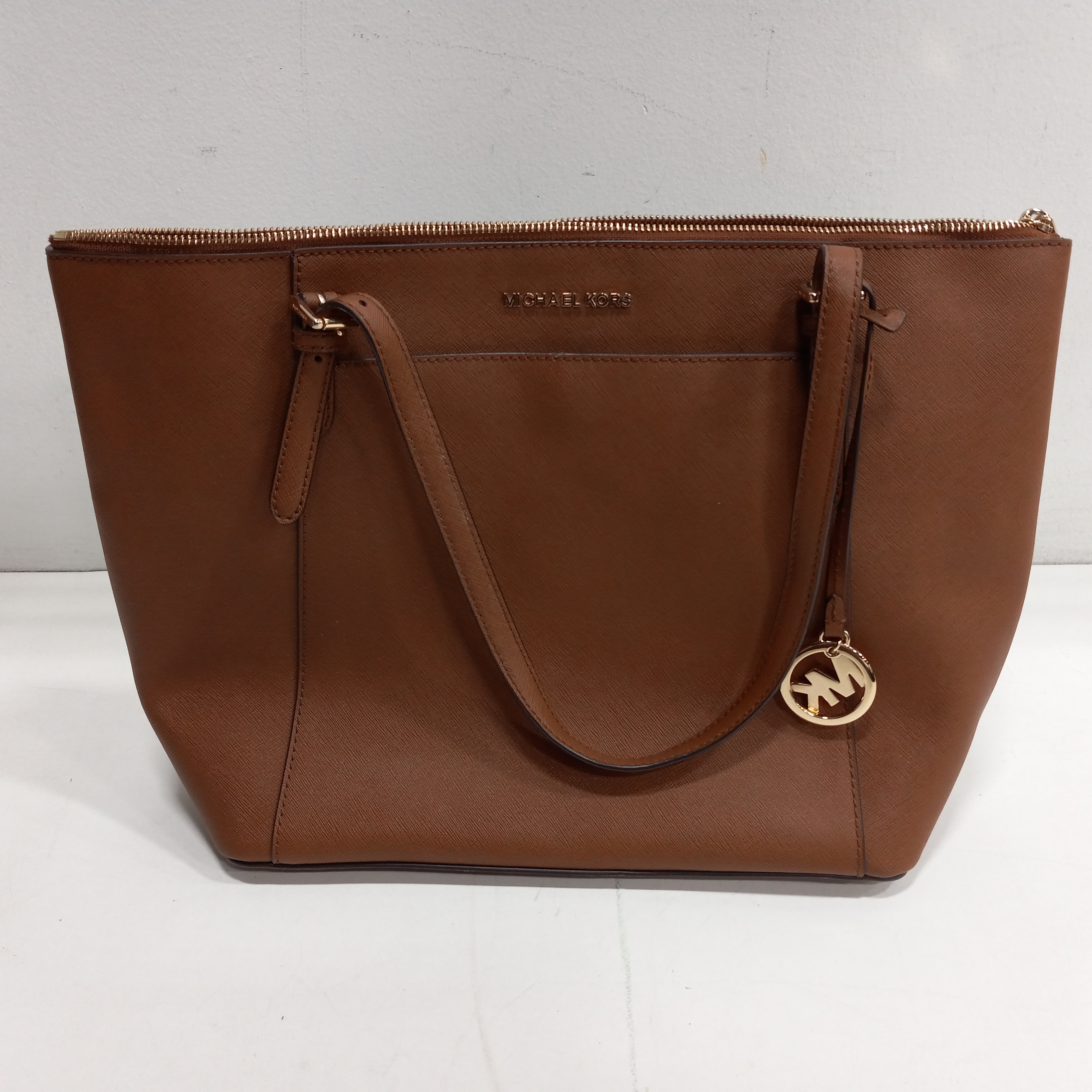 Michael Kors Voyager Large Saffiano Leather Top-Zip Tote Bag