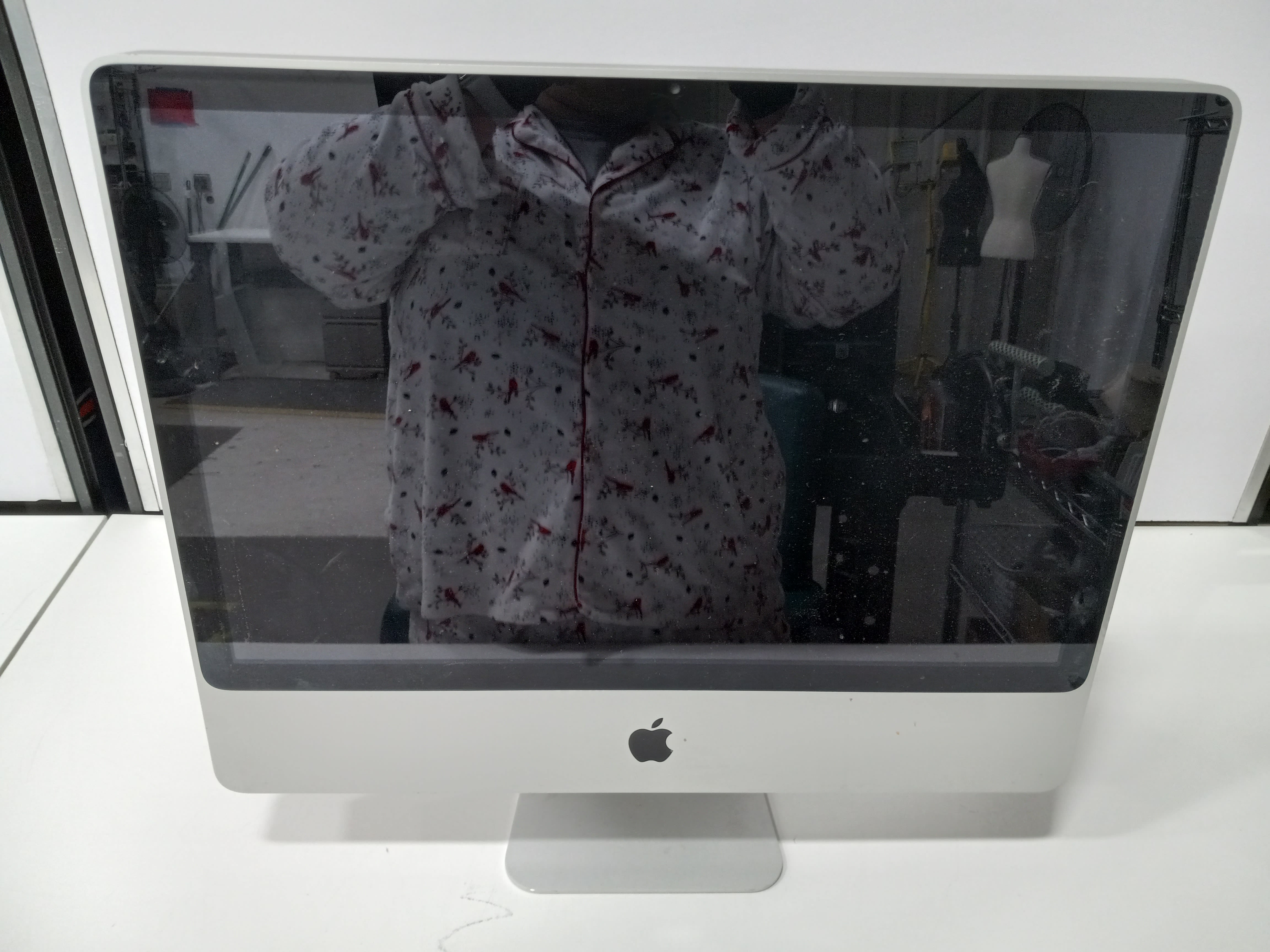 Apple ＝OG＝ Apple iMac 24インチモデル A1225 ジャンク品 部品取り ＝B-240412