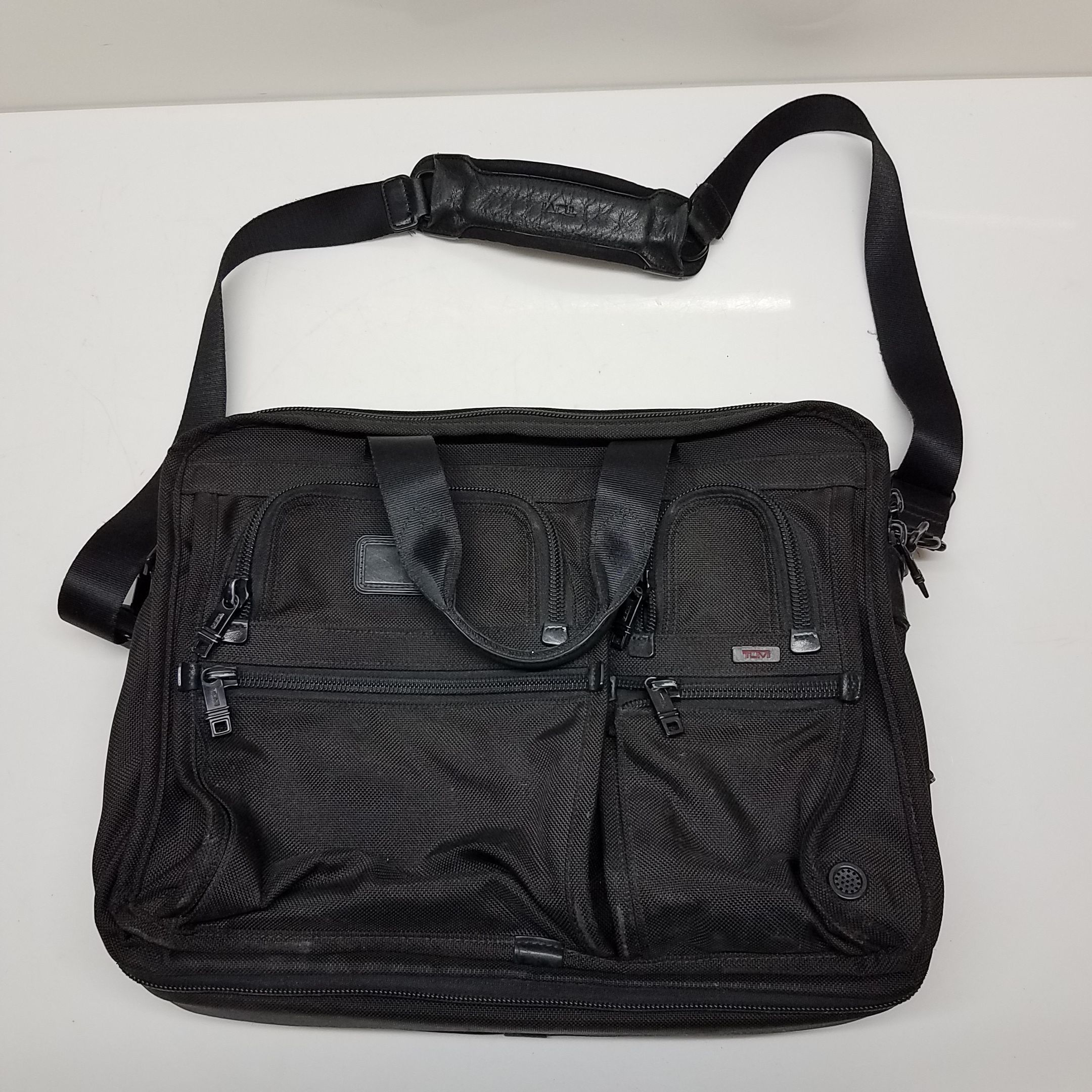 Tumi expandable laptop outlet brief