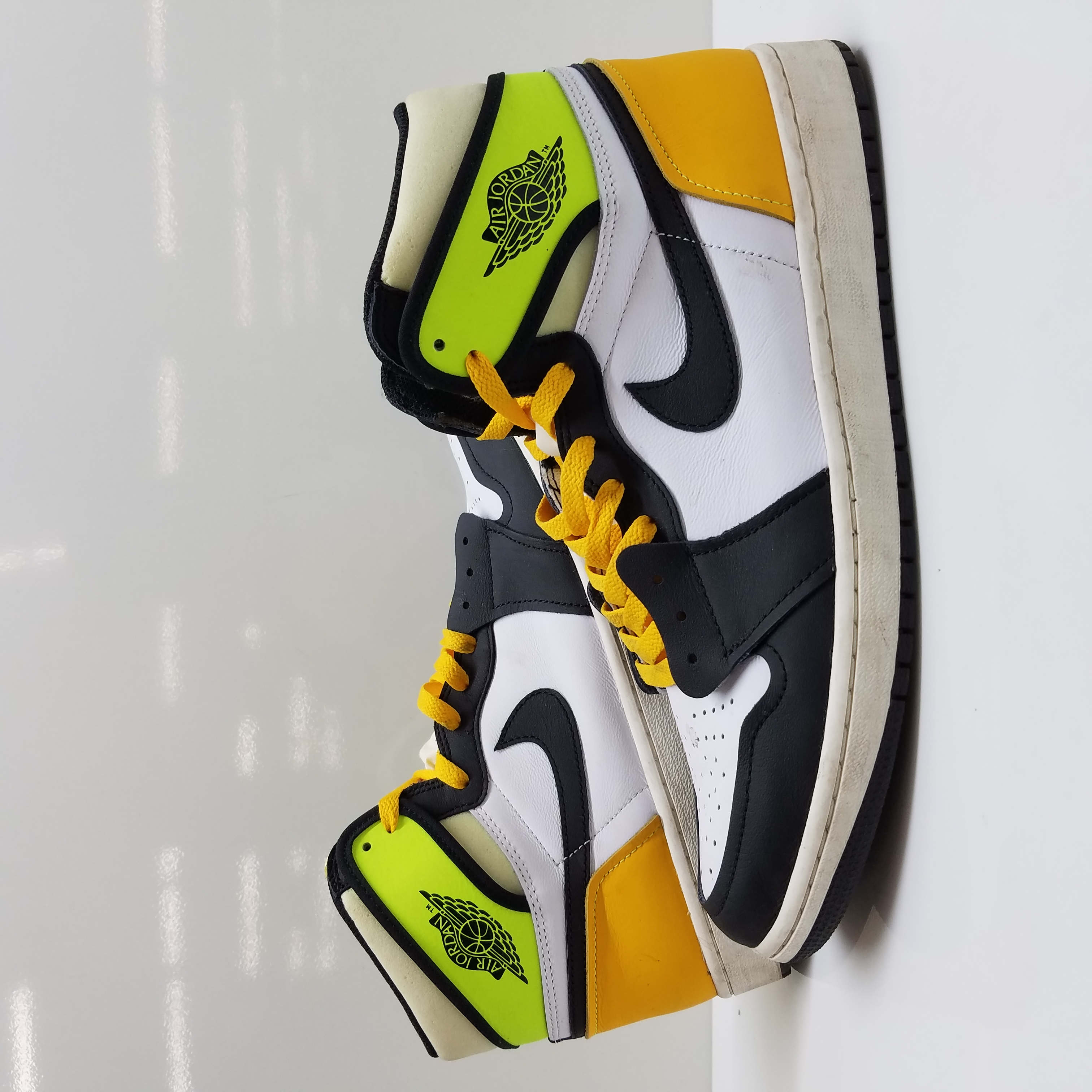 Jordan 1 Retro High White Black Volt University Gold Men's - 555088-118 - US