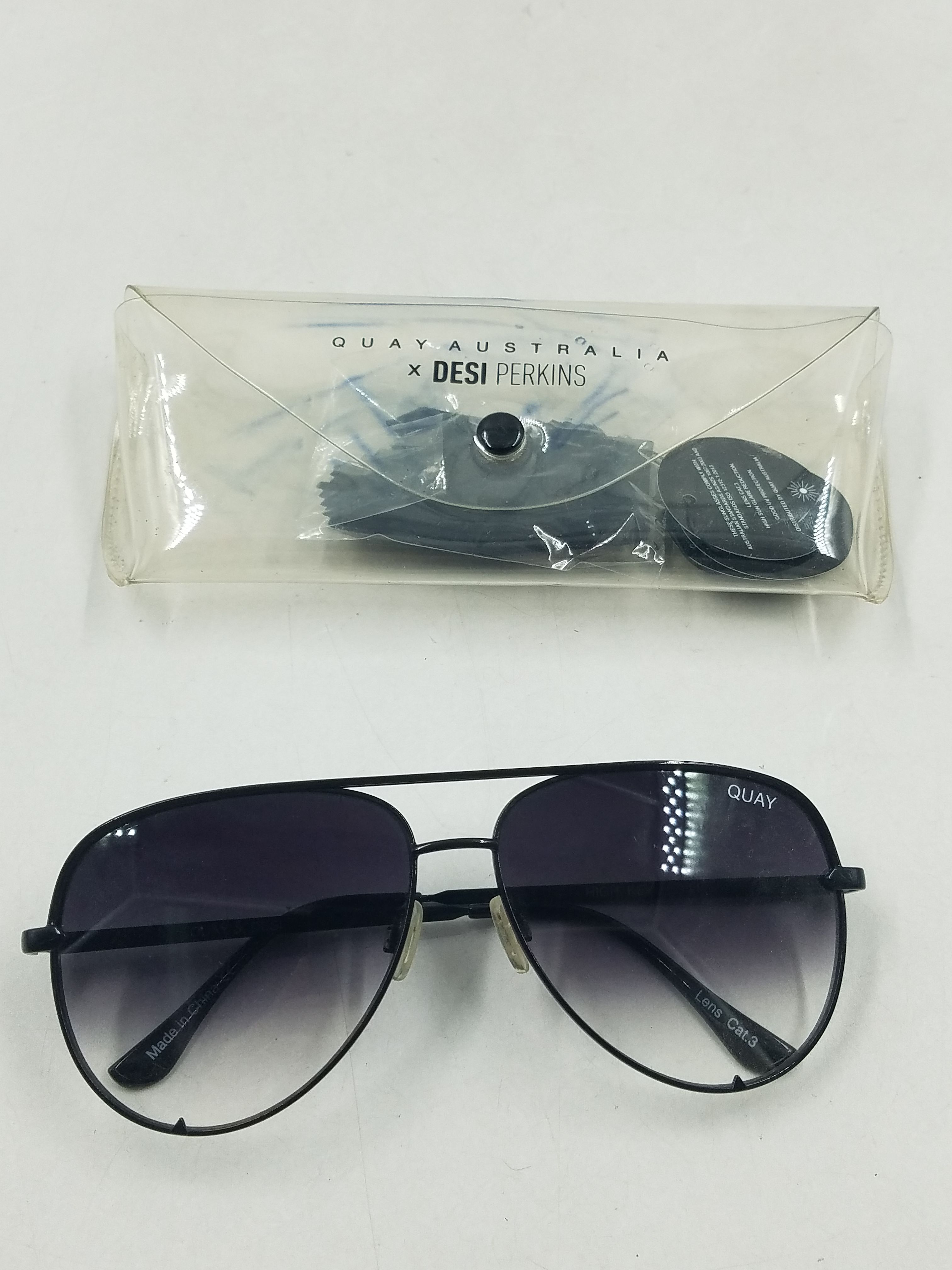 Reduced” Unisex Quay Sunglasses x Desi Perkins (s)