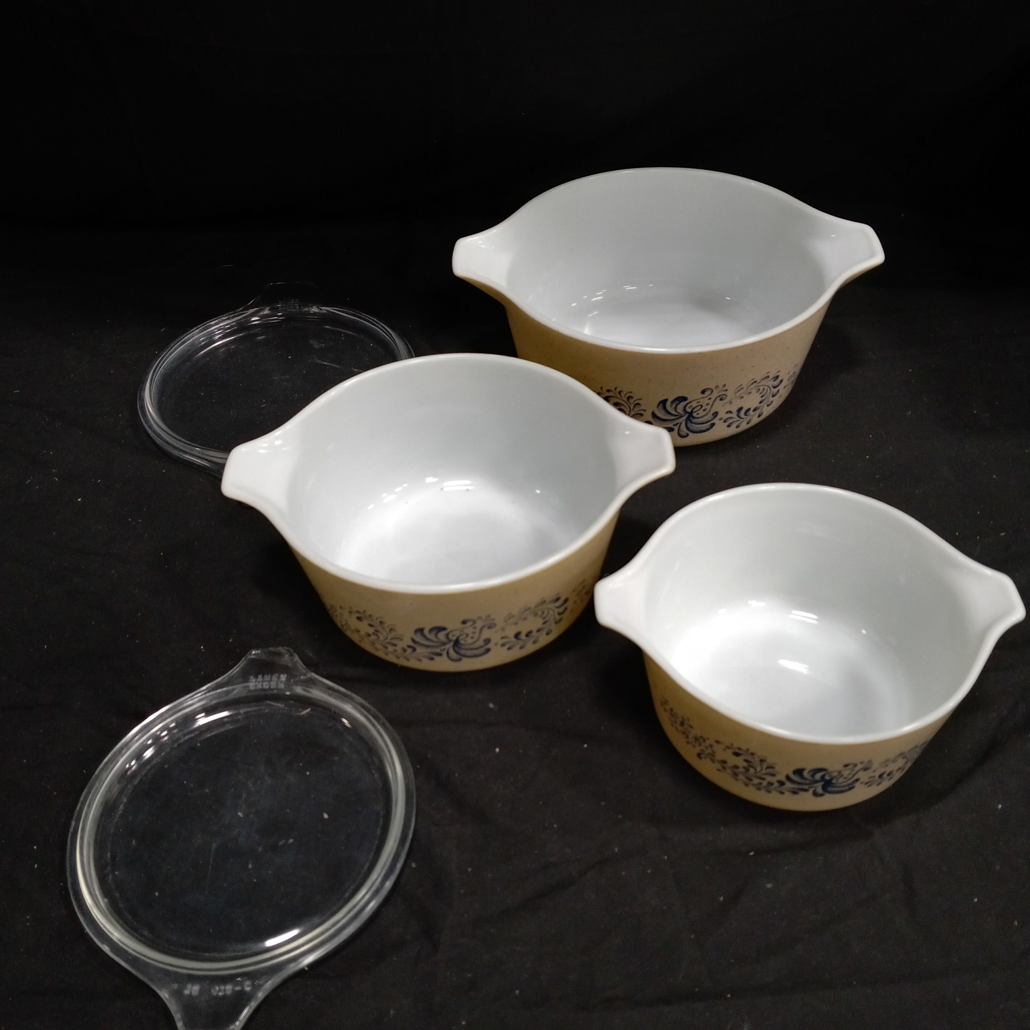 Vintage Pyrex Casserole Dish 3-pc Set with Lids