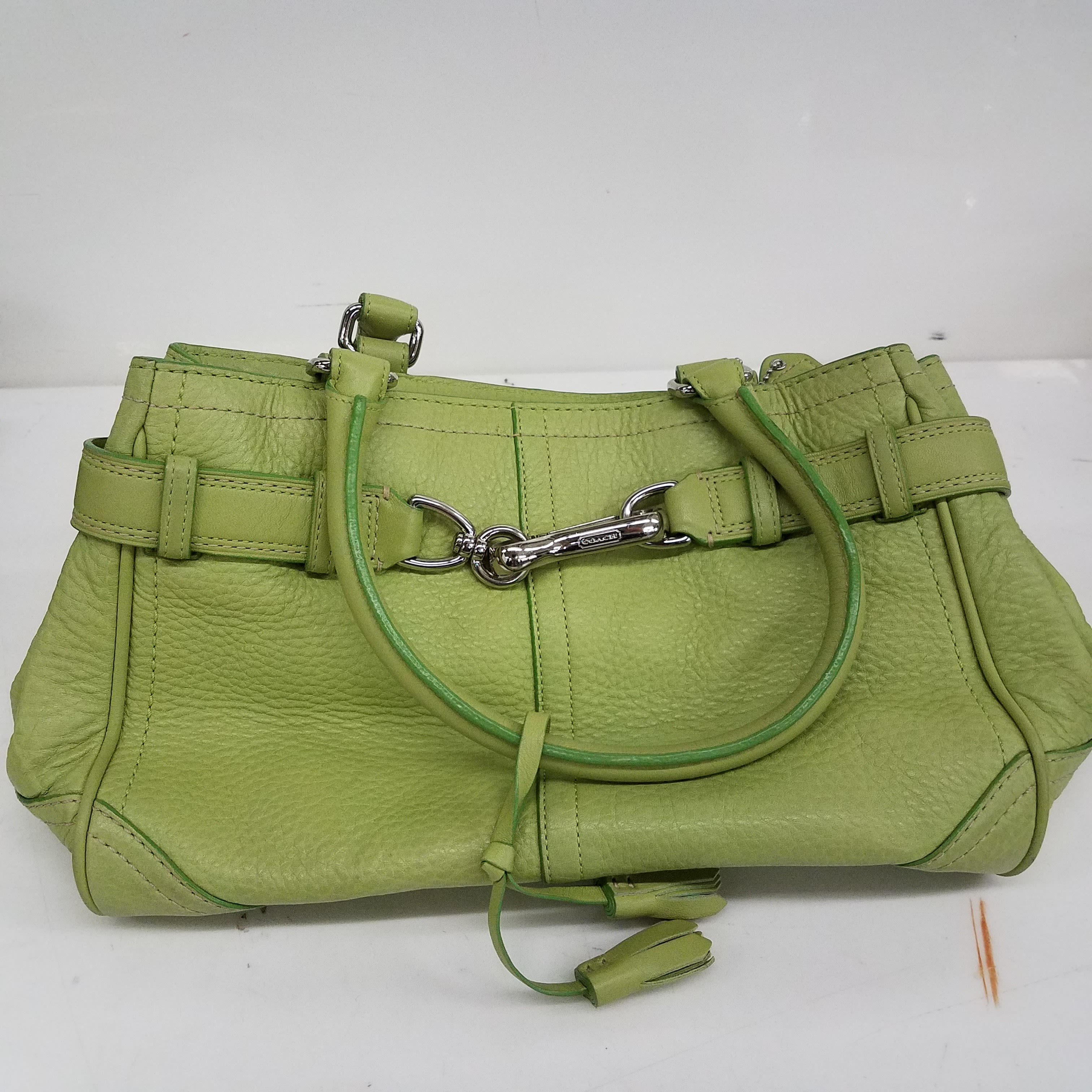 Buy Coach Lime Green Leather Shoulder Bag for USD 44.99 | GoodwillFinds