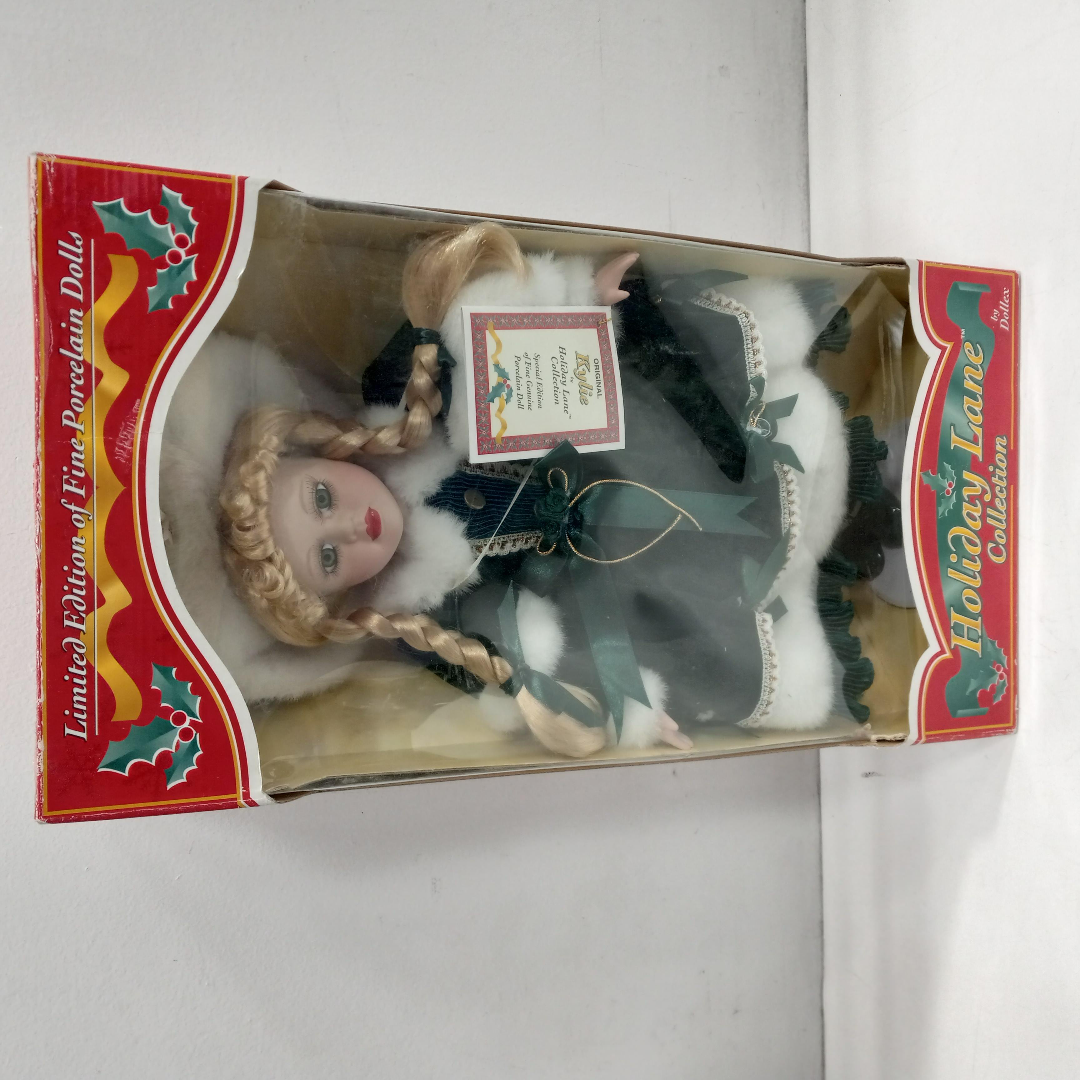 Holiday lane cheap collection porcelain dolls