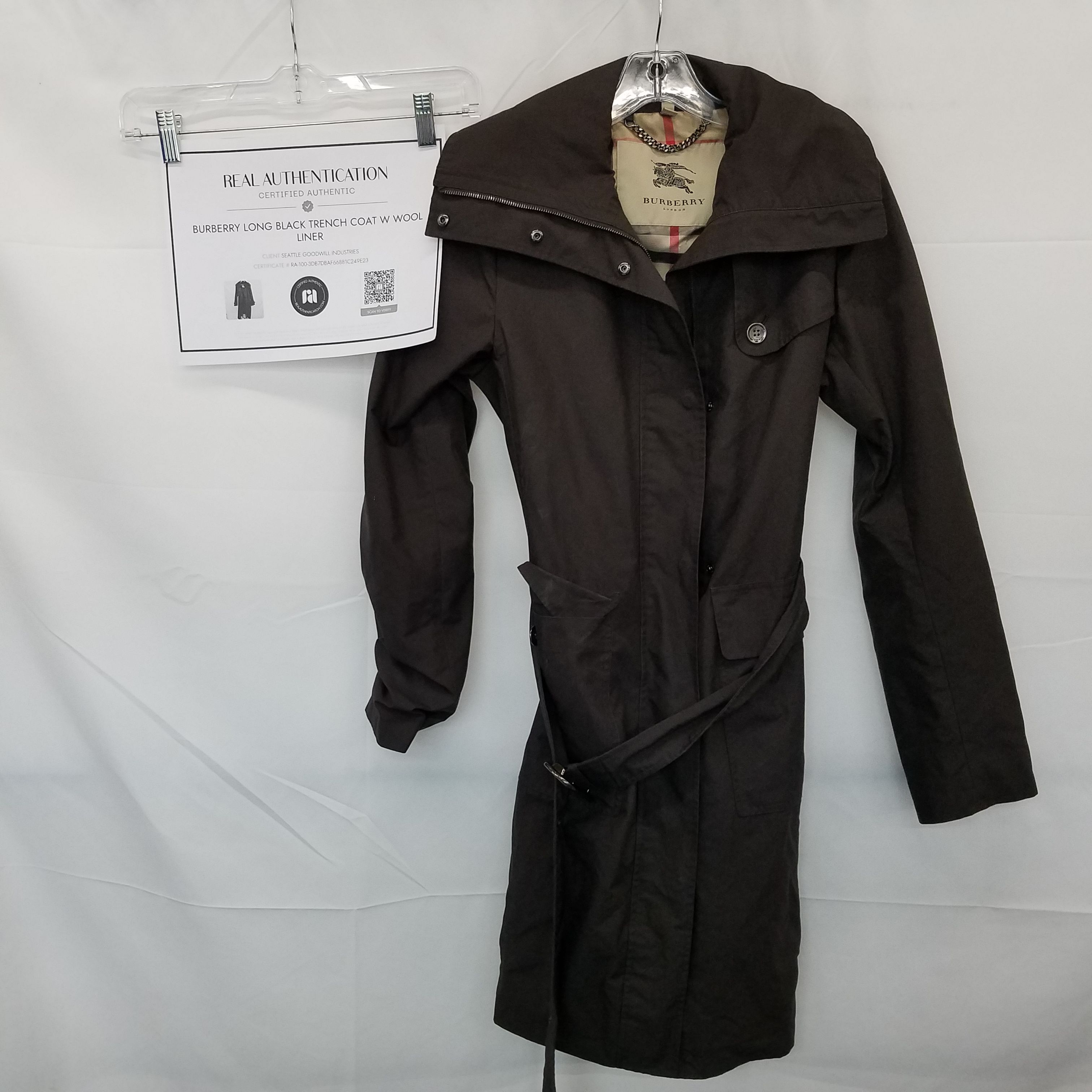 Burberry coat clearance authentication