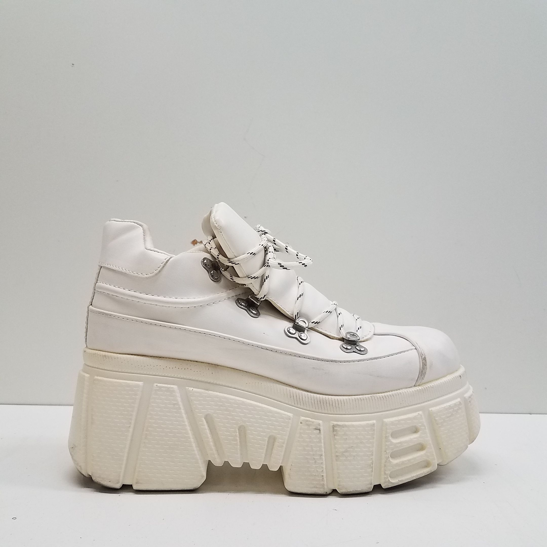 Buy Bershka Sneakers Leather Platforms White 7.5 for USD 21.14 |  GoodwillFinds