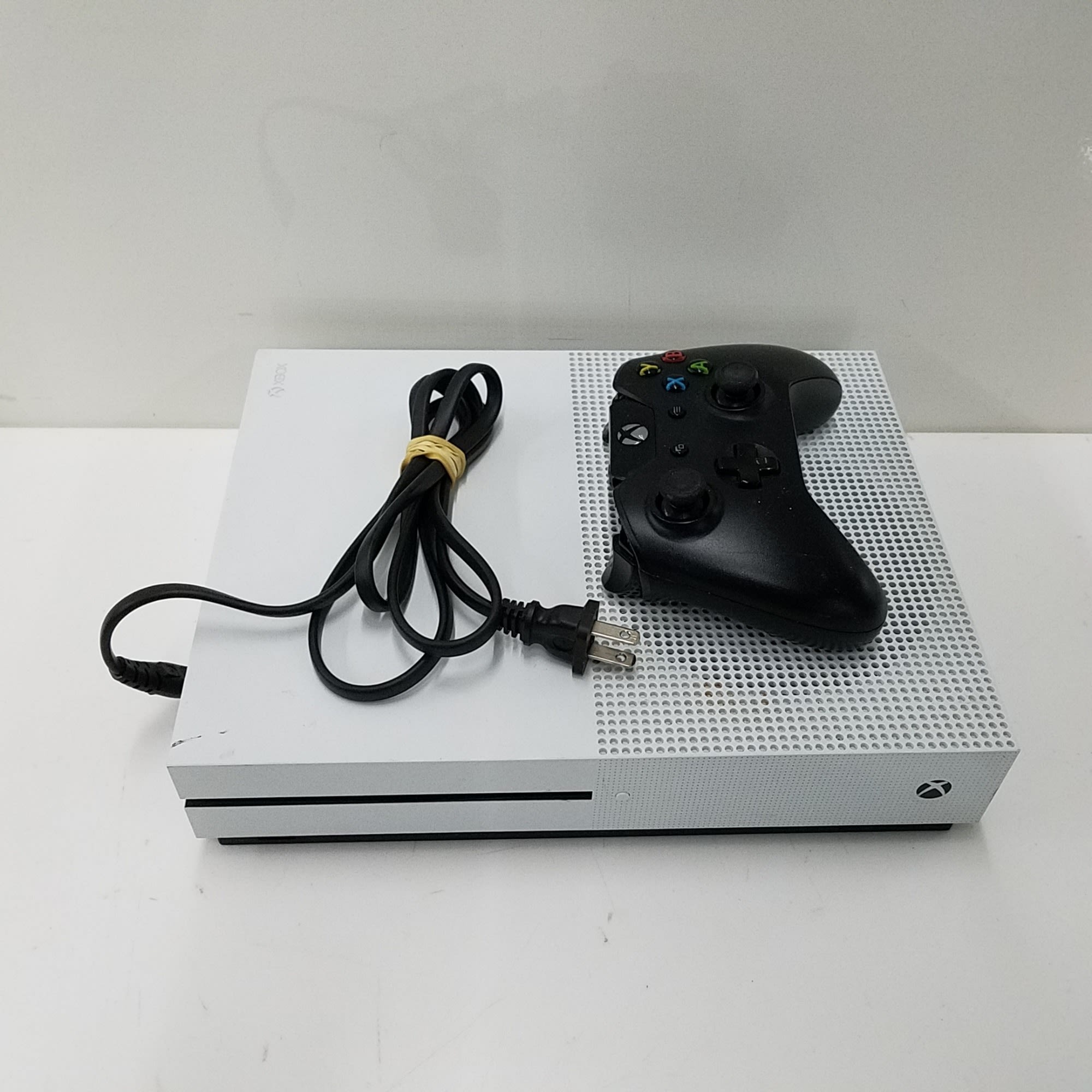 Buy Microsoft Xbox One S Console Model 1681 Storage 500GB for USD 286.80 |  GoodwillFinds
