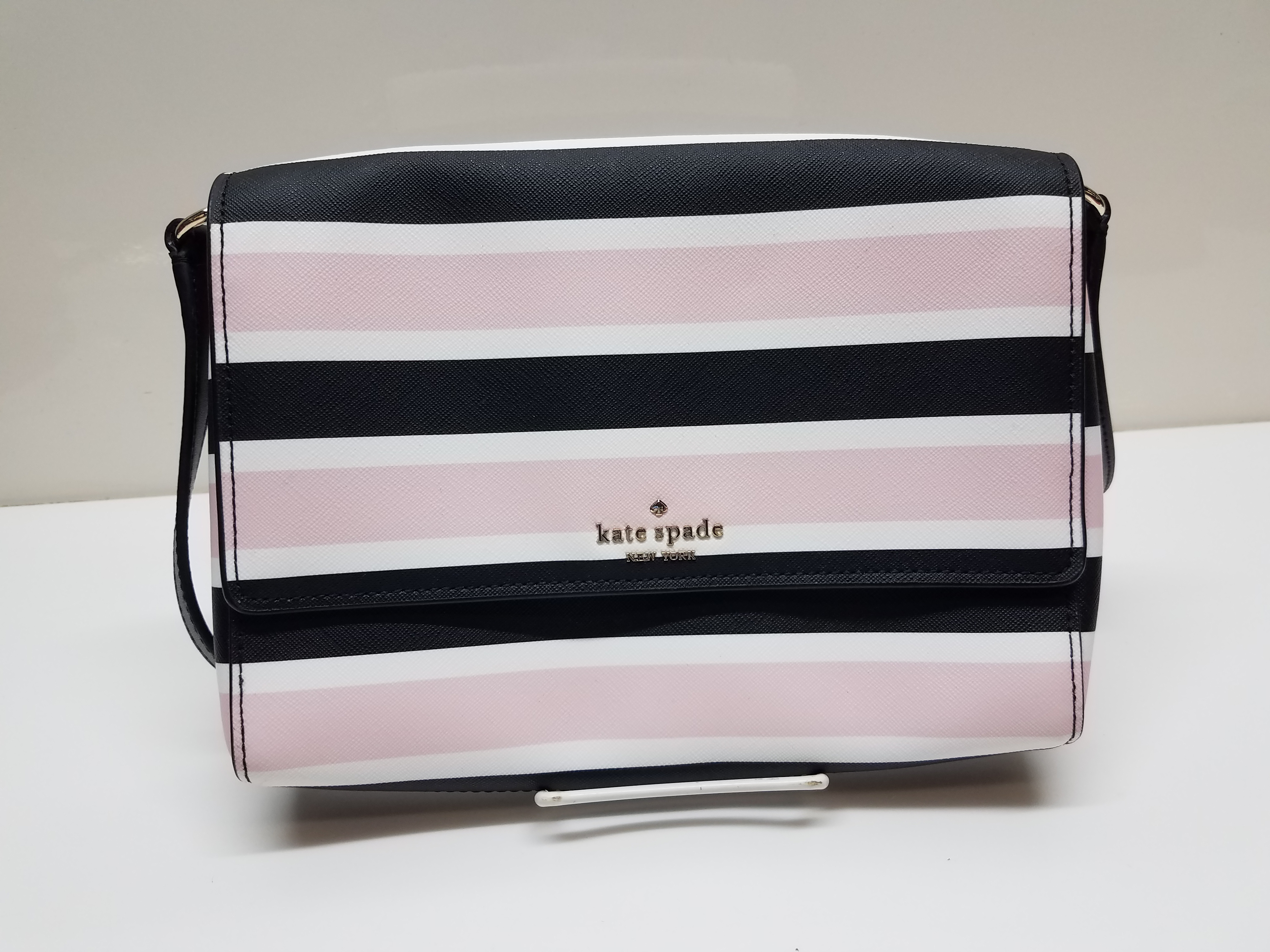 Buy the Kate Spade New York COVE STREET CELEBRATION STRIPE DODY CROSSBODY |  GoodwillFinds