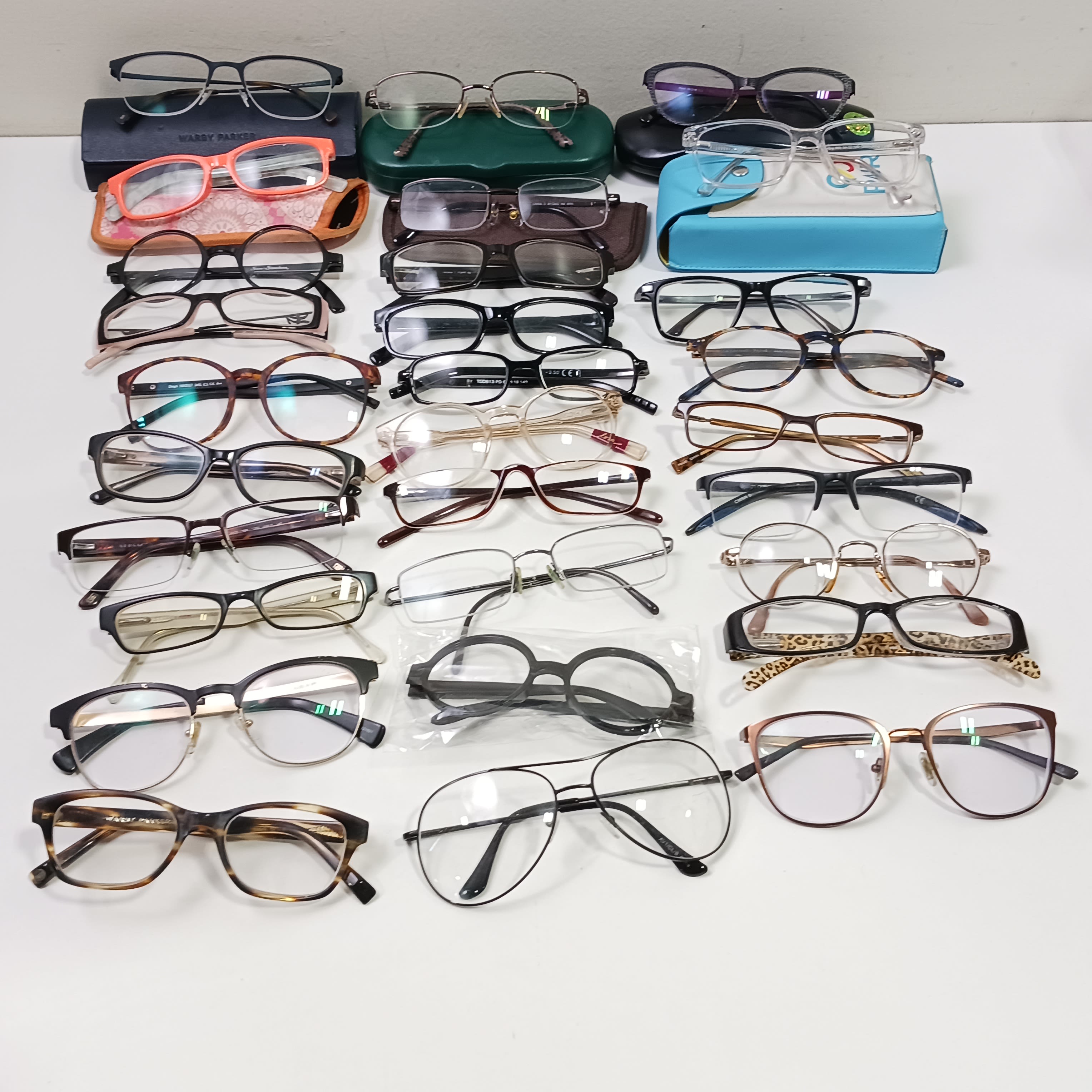 Buy the 2.70 LBS Prescription Eyeglasses Bulk Lot | GoodwillFinds