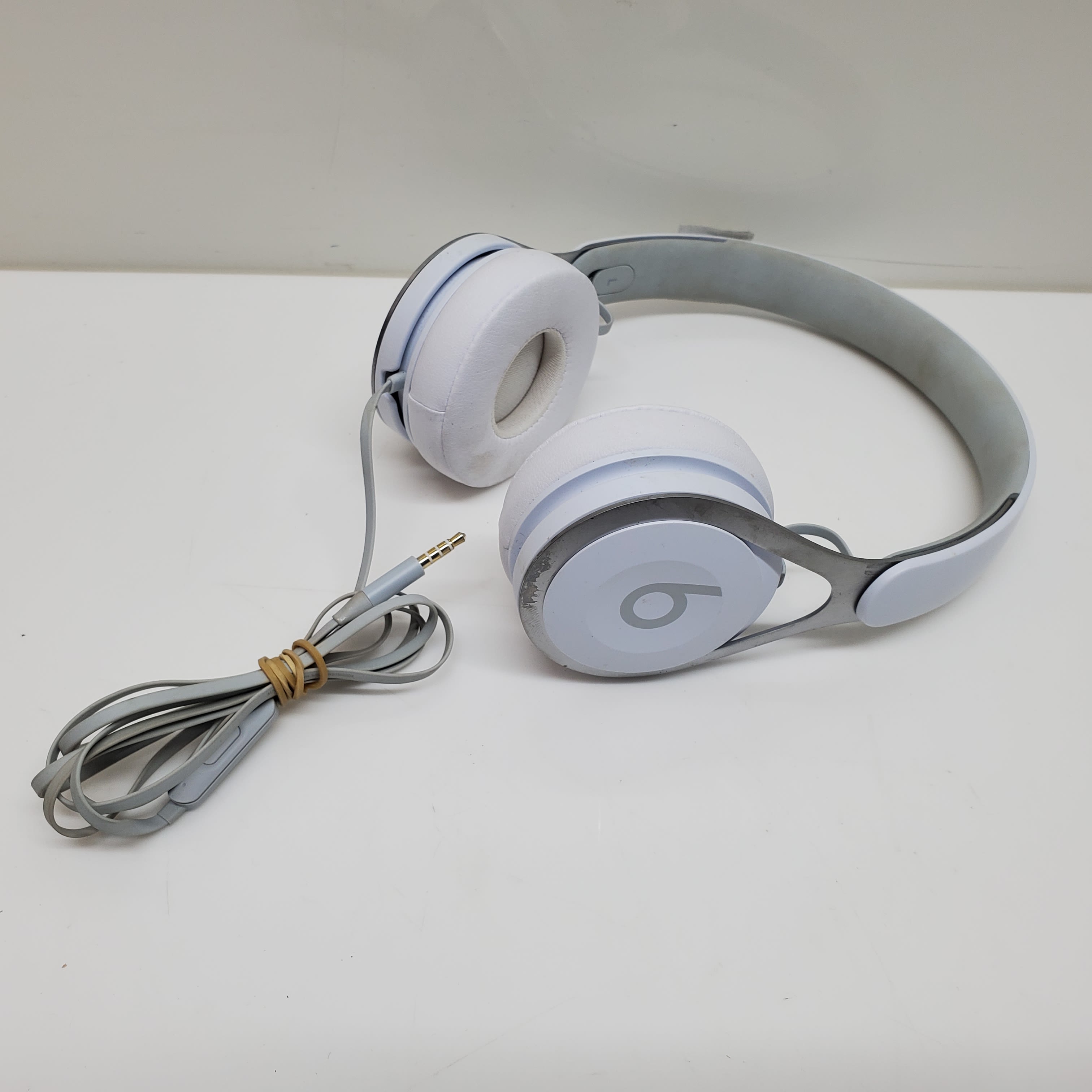 Buy the VTG. Beats By Dr. Dre Headphones Wired White Over The Ear