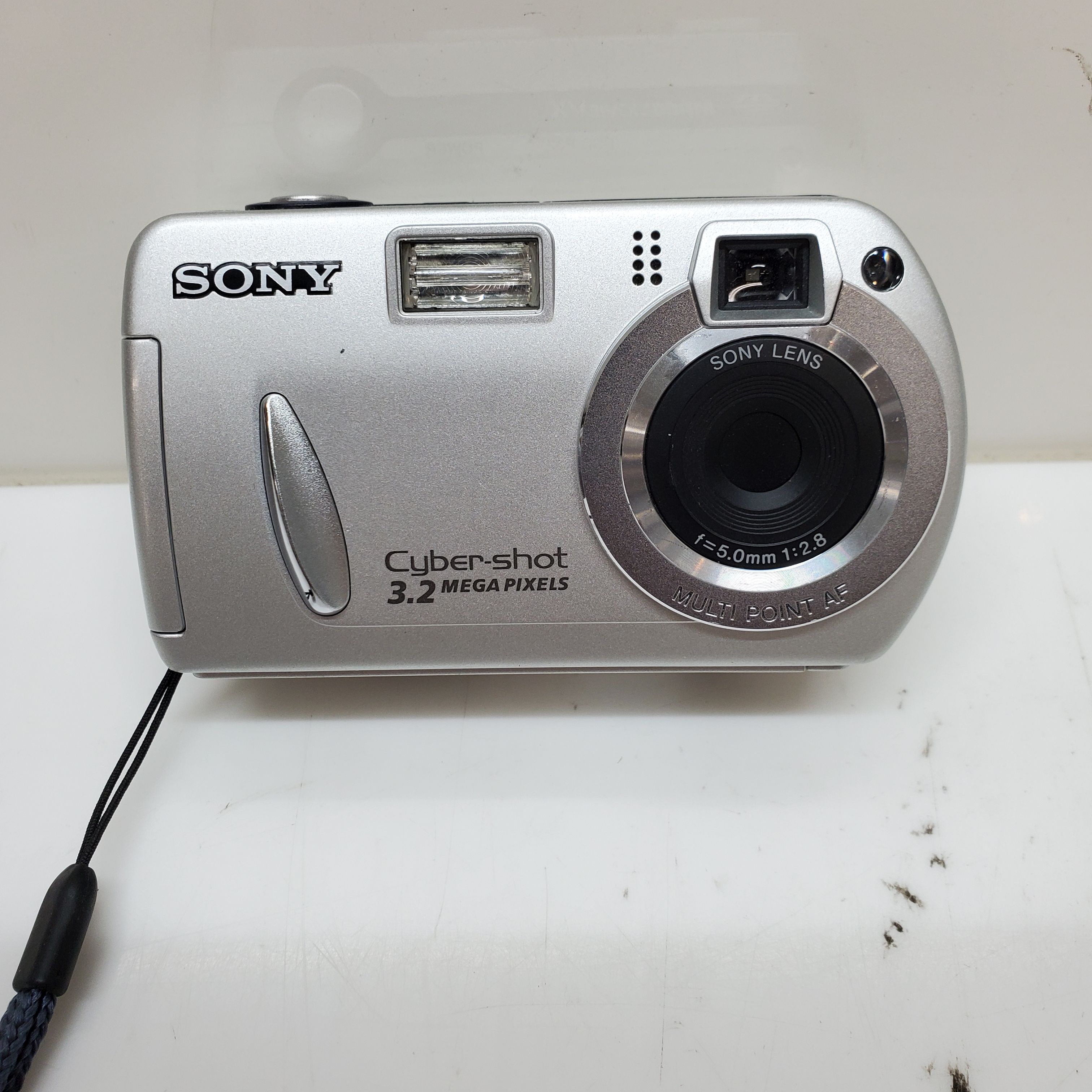 Buy Sony CyberShot DSC-P32 3.2MP Digital Camera - Silver for USD 16.99 |  GoodwillFinds