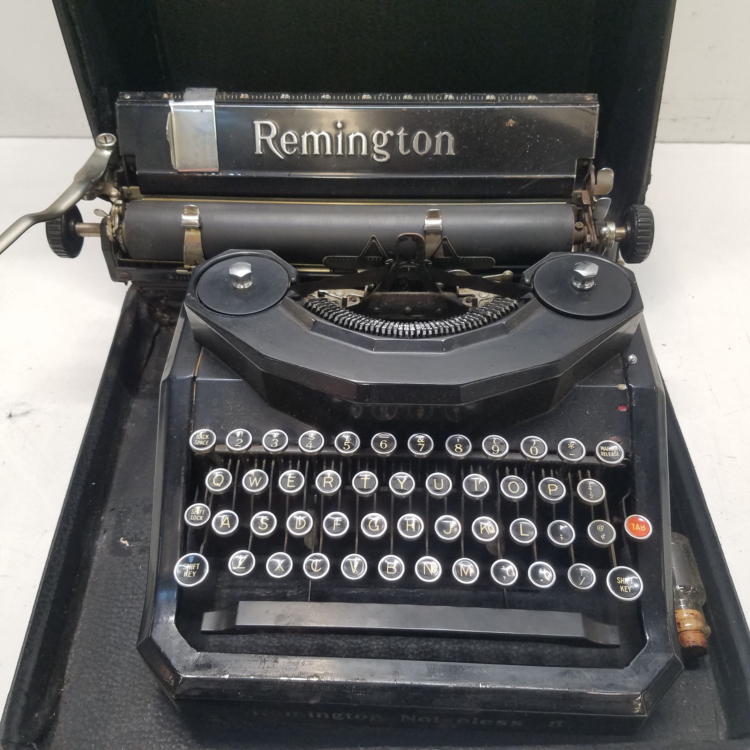 Buy the Remington Noiseless 8 Typewriter | GoodwillFinds