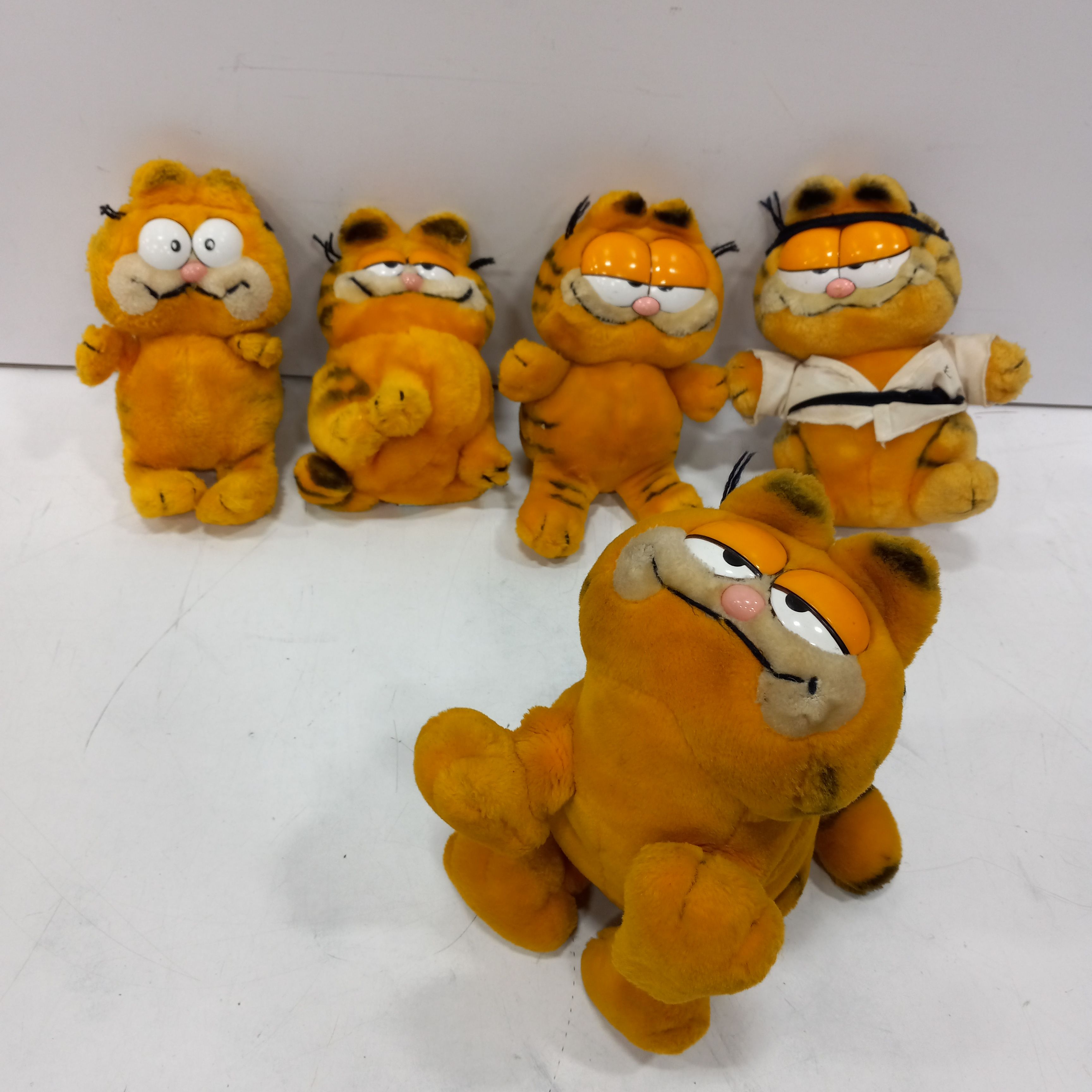 Buy the 5pc. Set of Assorted Vintage Garfield Stuffed Animals ...