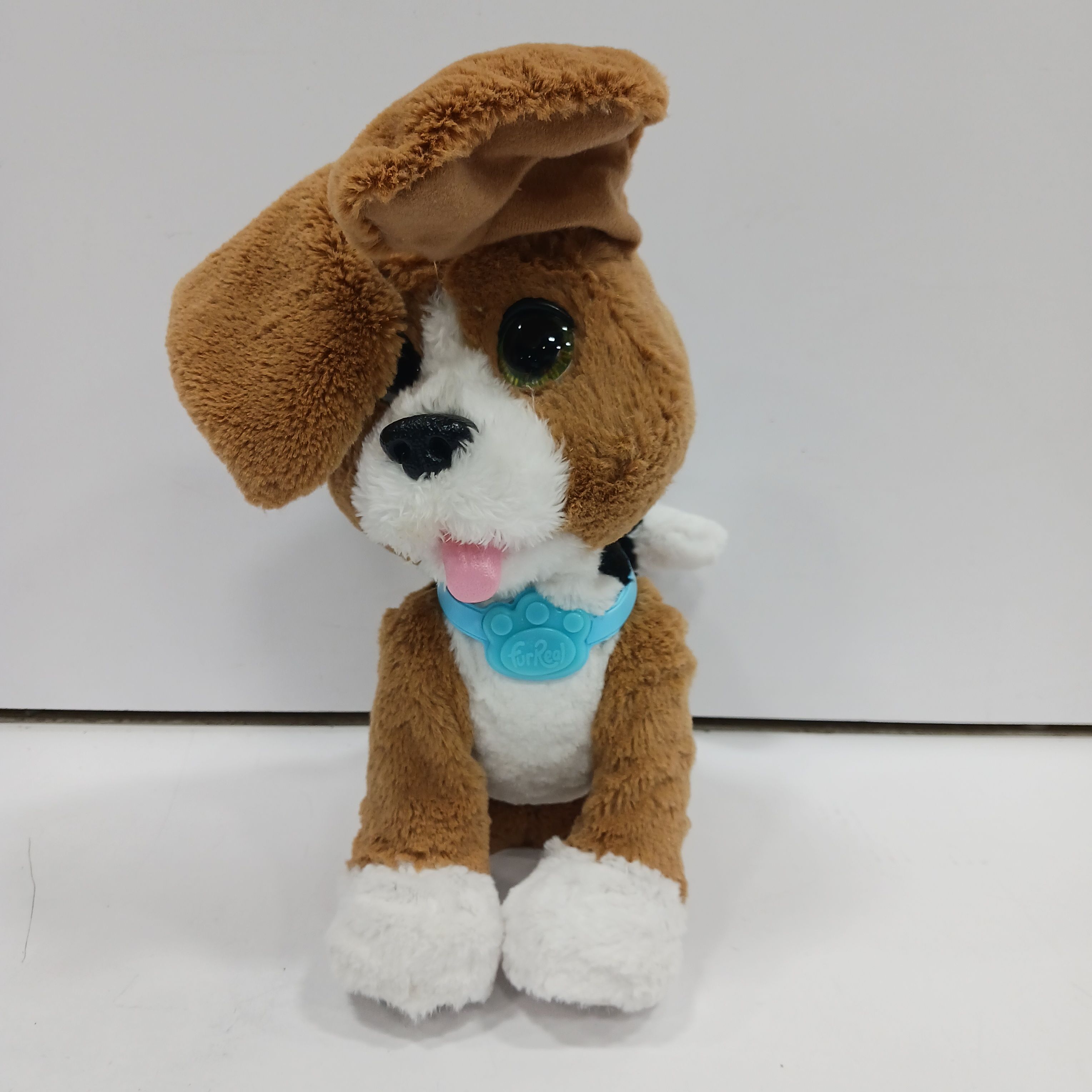 Furreal chatty clearance charlie barkin beagle