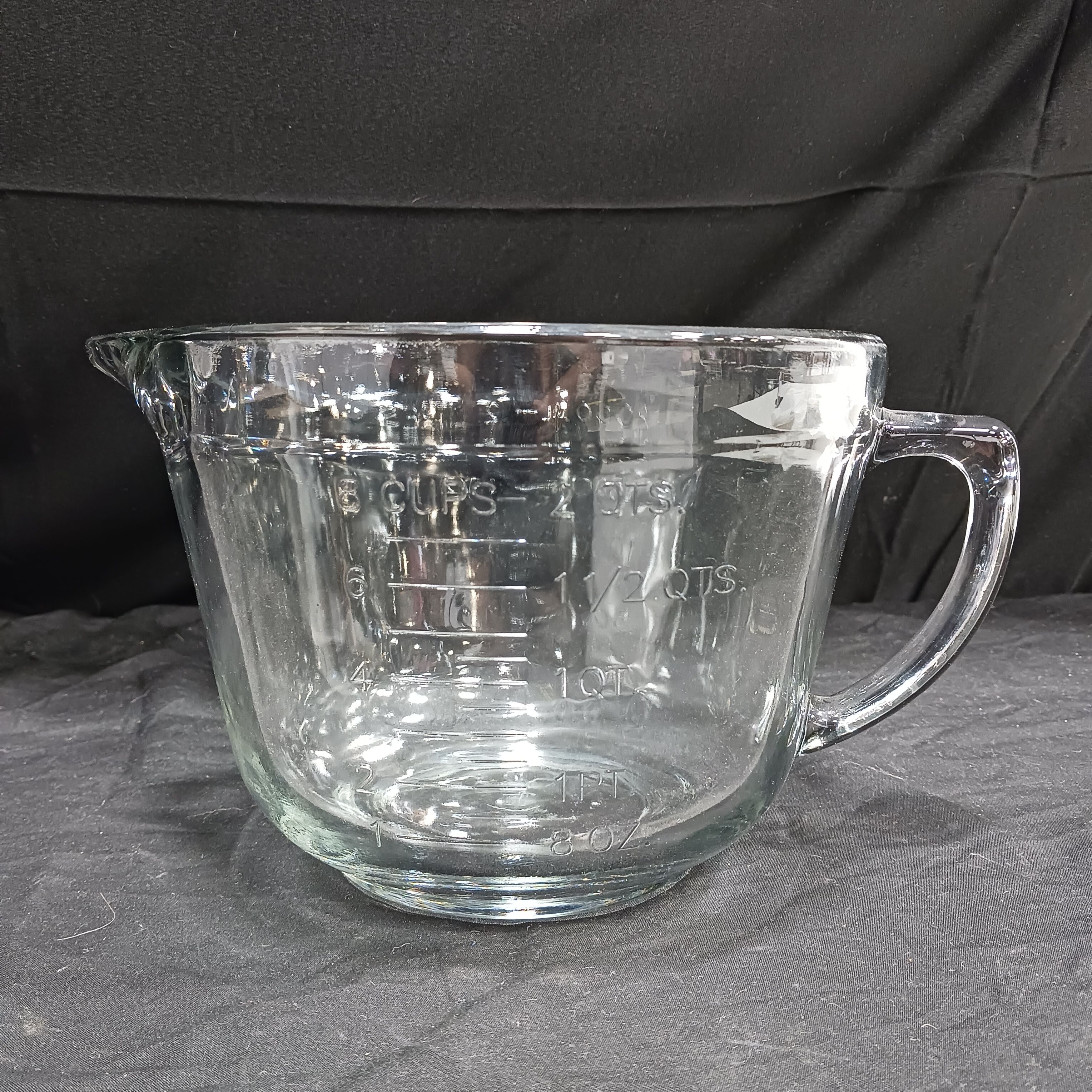 Vintage LARGE 8 Cup Anchor Hocking Glass Measuring Cup 8 Cup Measuring Bowl  2 Quart Vintage Batter Bowl 