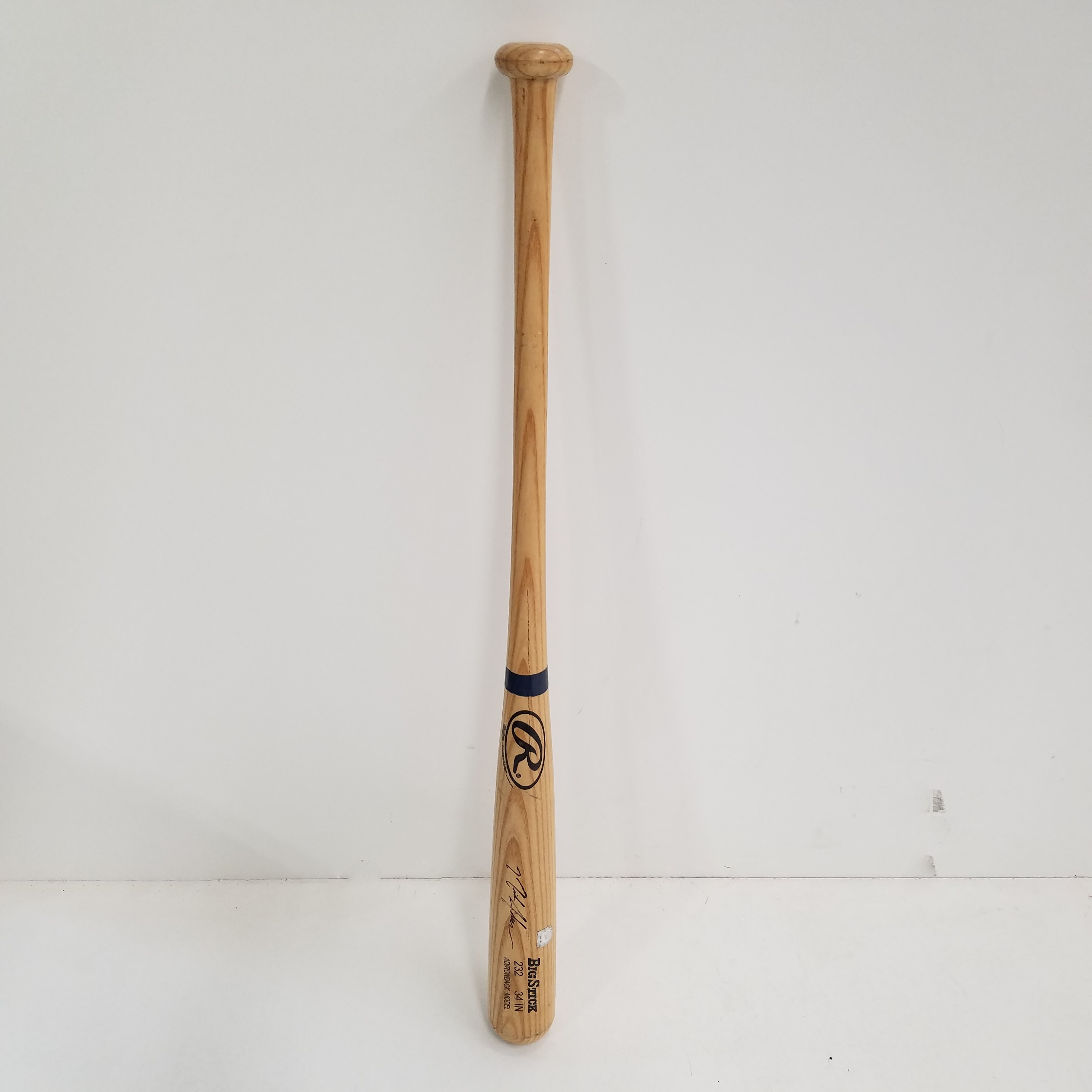 I Bought the Cheapest Baseball Bat at GOODWILL ($3) 